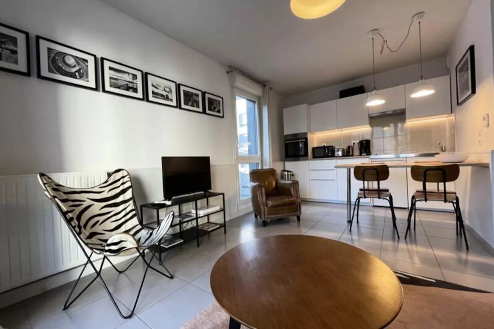 Appartement Rayonnant Et Moderne Tr&egrave;s Bien Situ&eacute;, Proche De La Cit&eacute; Du Vin-Image-tags.