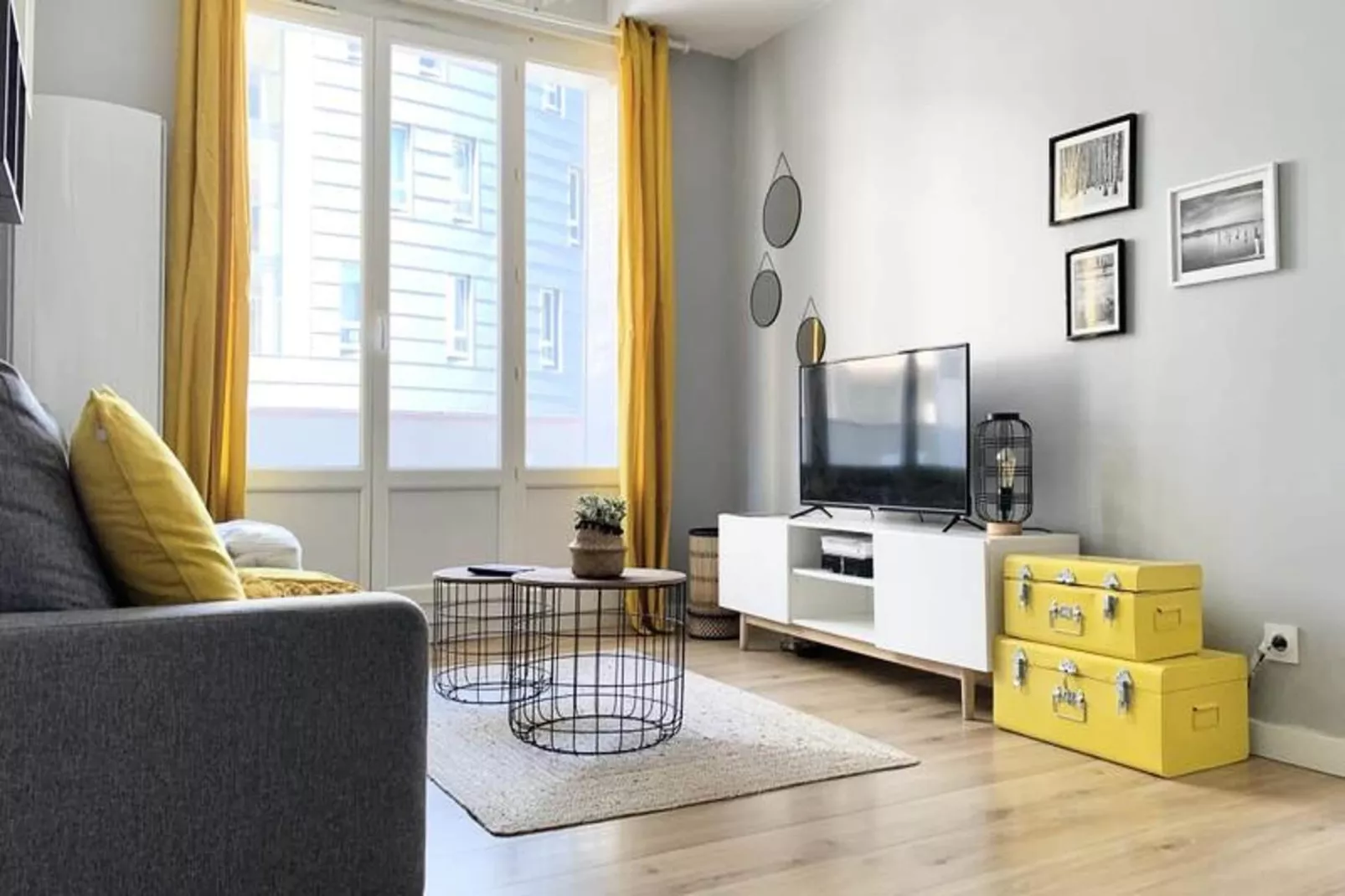 | Hello Sunshine ☀️| T3 6 Couchages| Caserne De Bonne-Woonkamer