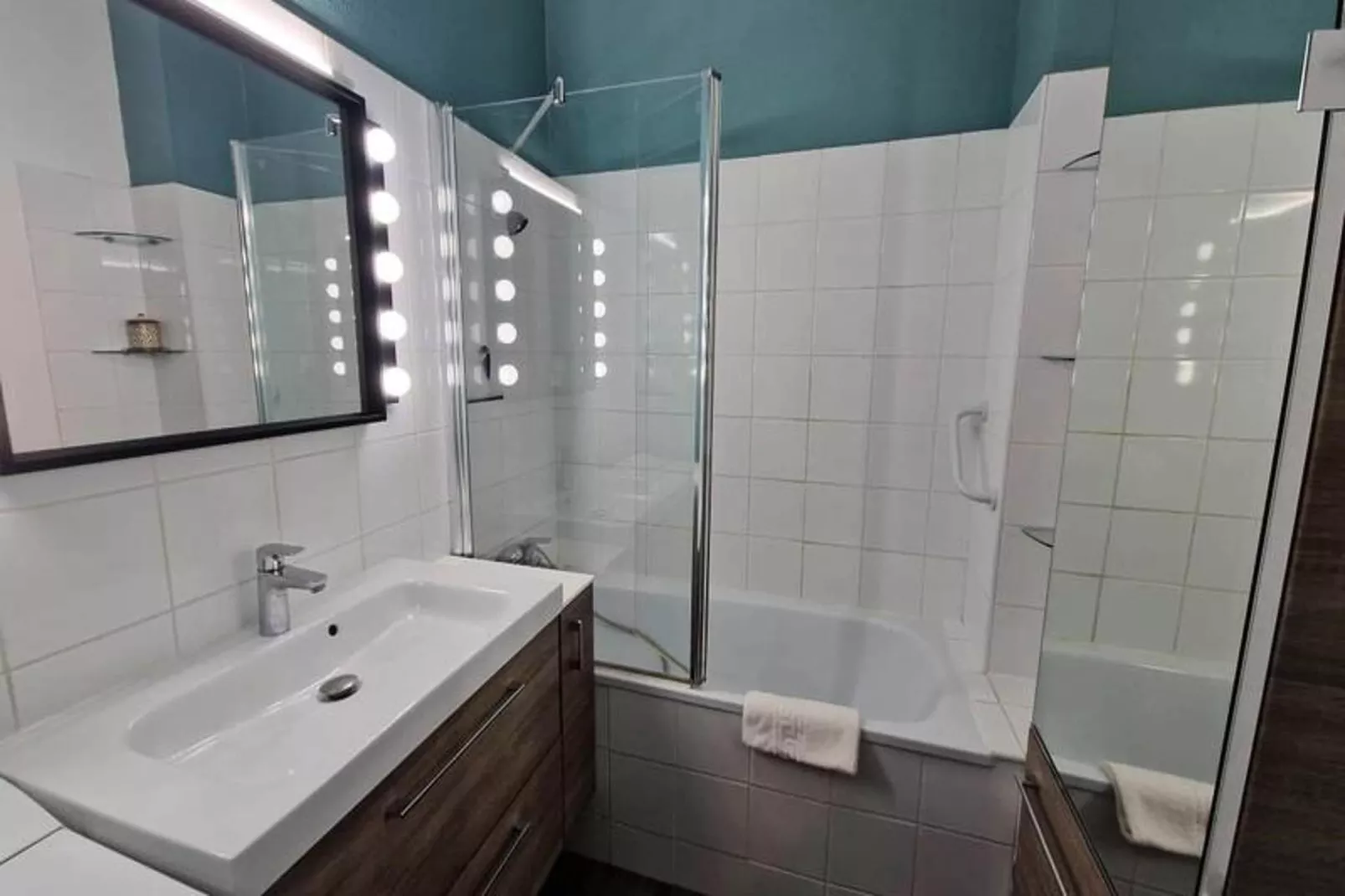 Le Victor Hugo 🖼️ T4 Hyper Centre-Badkamer