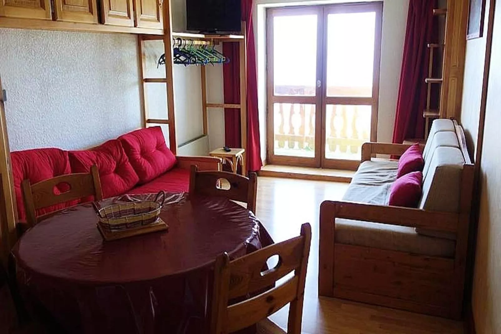 Résidence Menandiere-Eetkamer