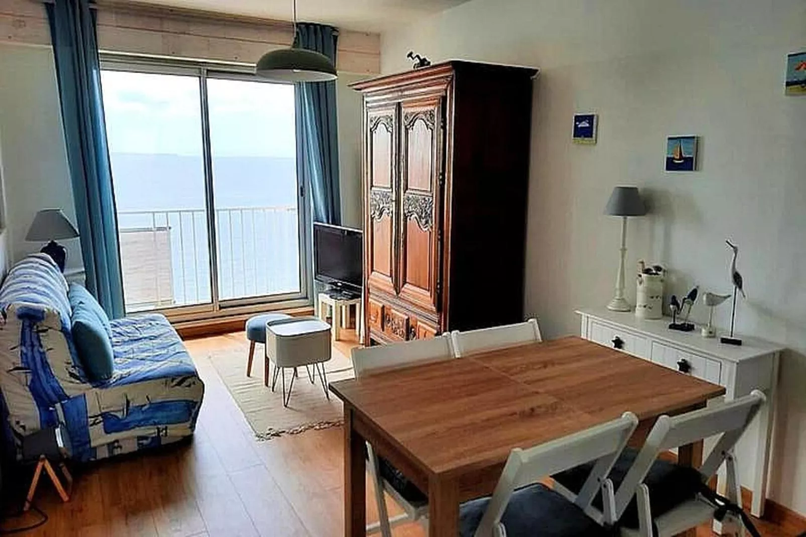 Résidence Turpault Vue Mer Port Maria Quiberon 2*-Eetkamer