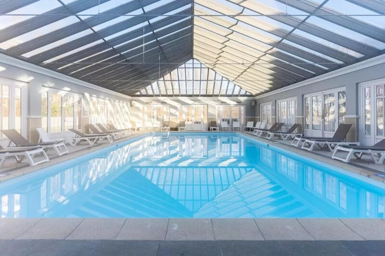 Résidence Sublime T2  Pour 4 Personnes, R&eacute;nov&eacute; Avec Piscine Tennis Parking Wifi-Zwembad