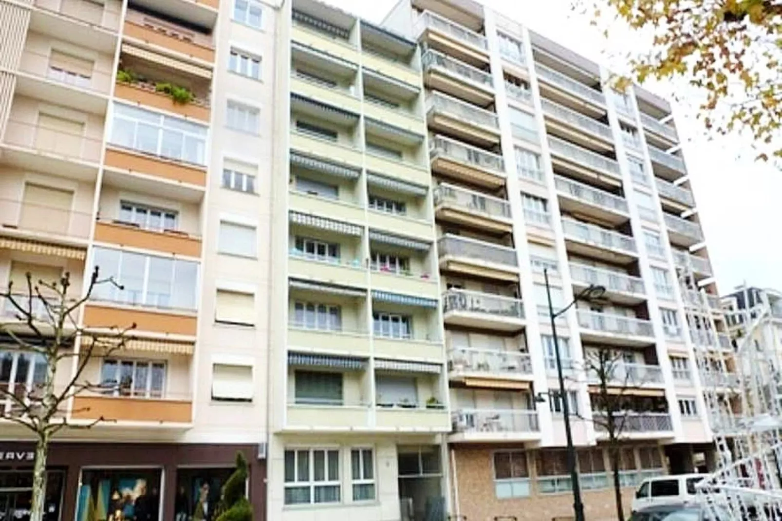 Résidence Le Dauphin-Buitenkant zomer