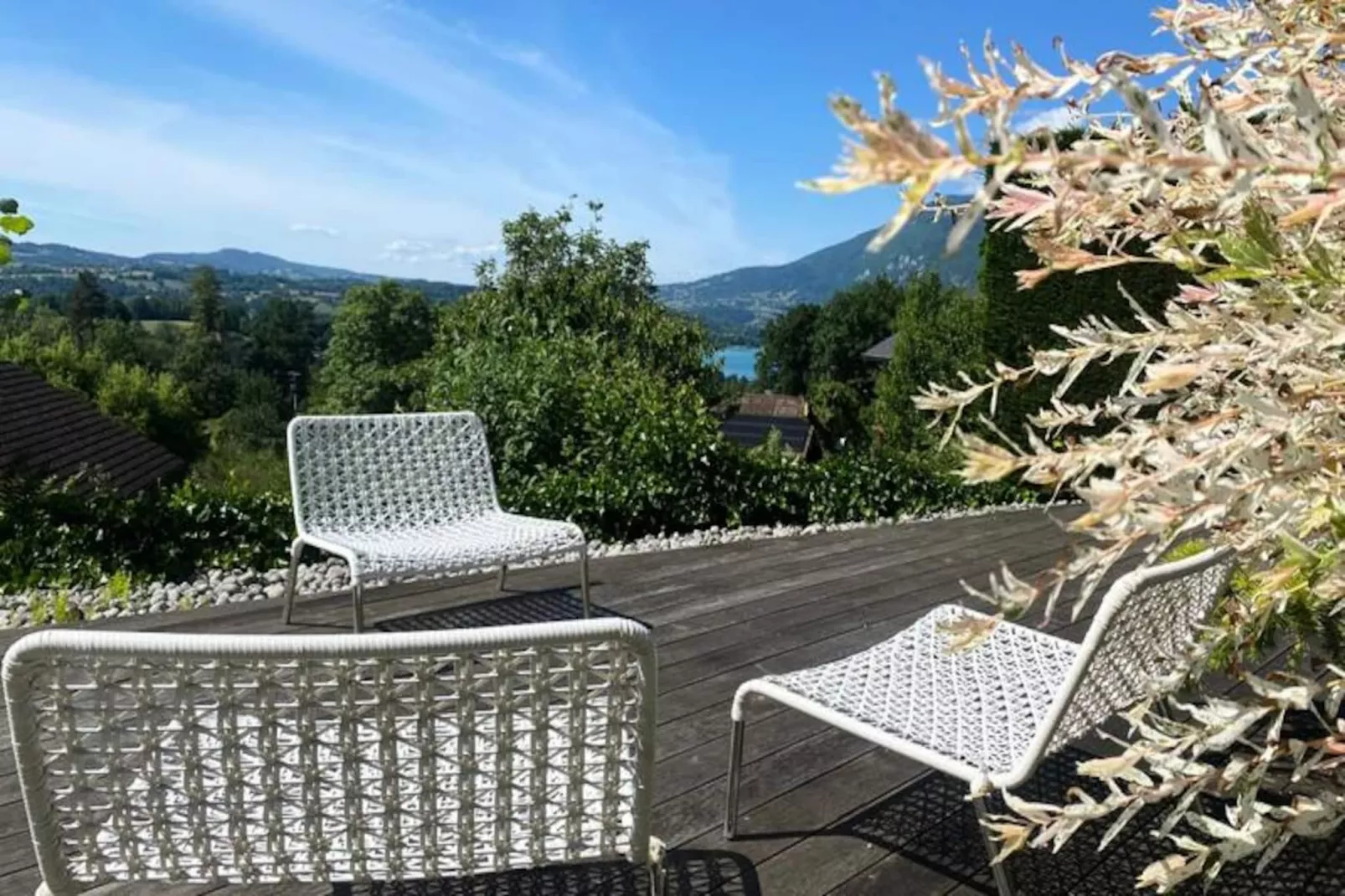 Belle Villa Avec Piscine Jacuzzi Et Vue Lac-Image-tags.