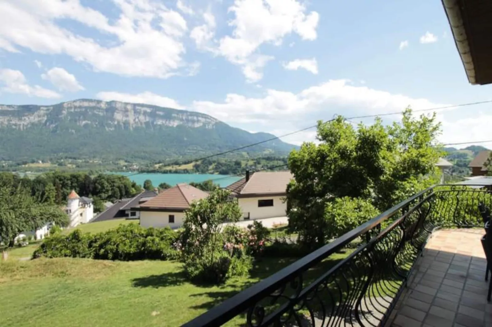 Belle Villa Sur Les Coteaux Du Lac D'aiguebelette!