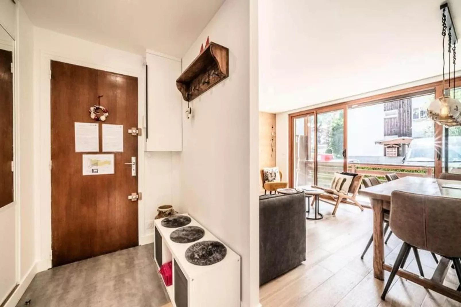 Résidence Ressachaux-Eetkamer