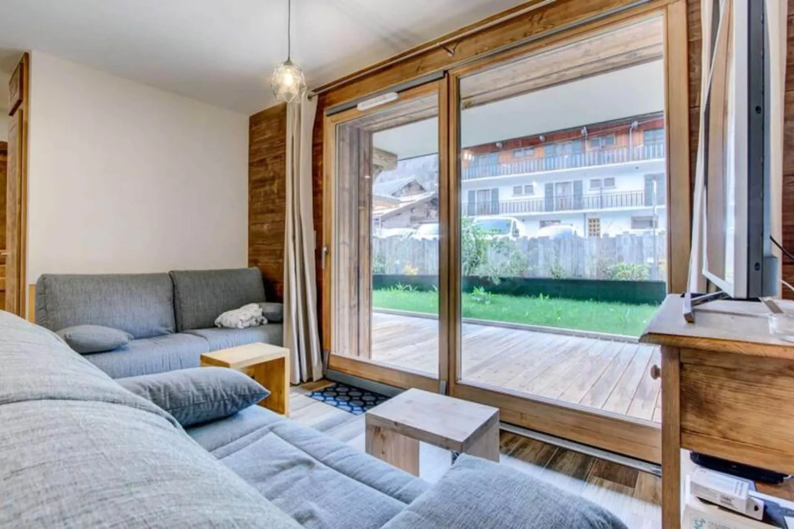 Résidence Le Lapia-Buitenkant zomer