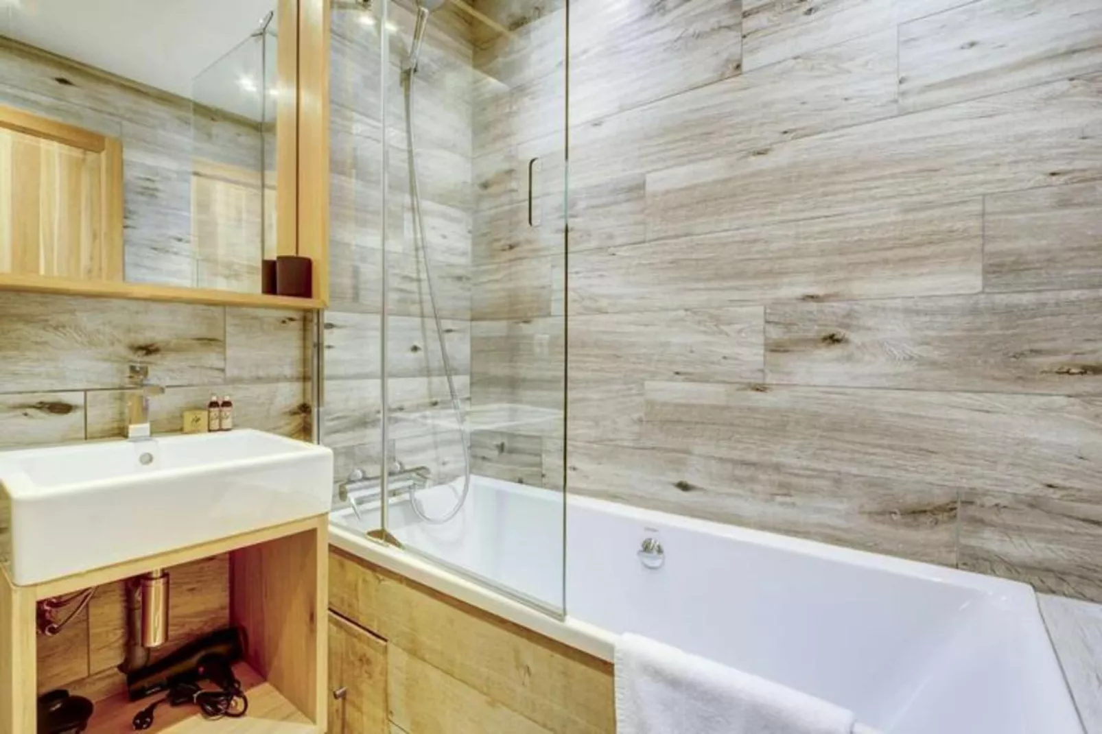 Résidence L' Auberge-Badkamer