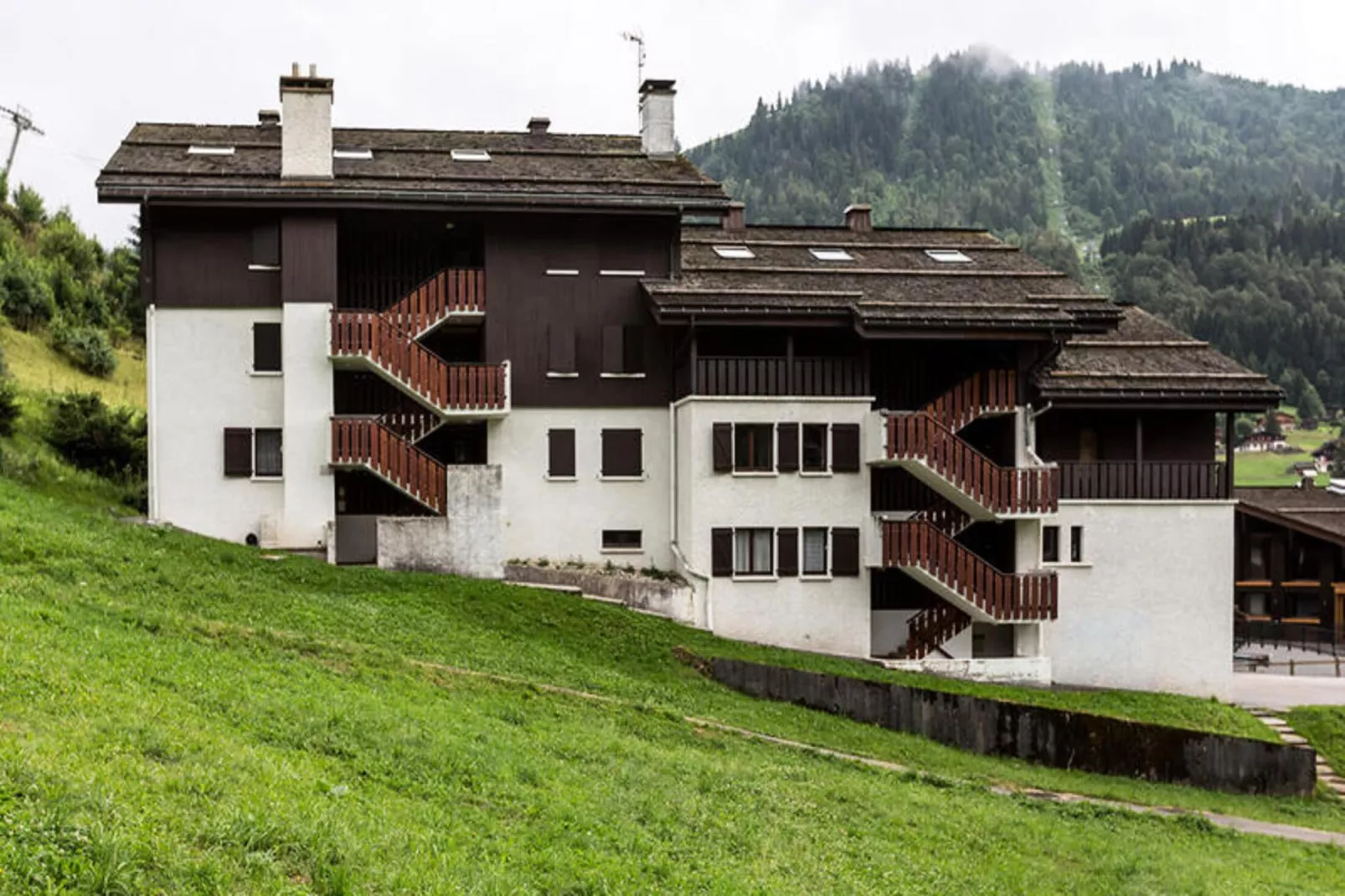 Résidence Les Aigles 1-Buitenkant zomer