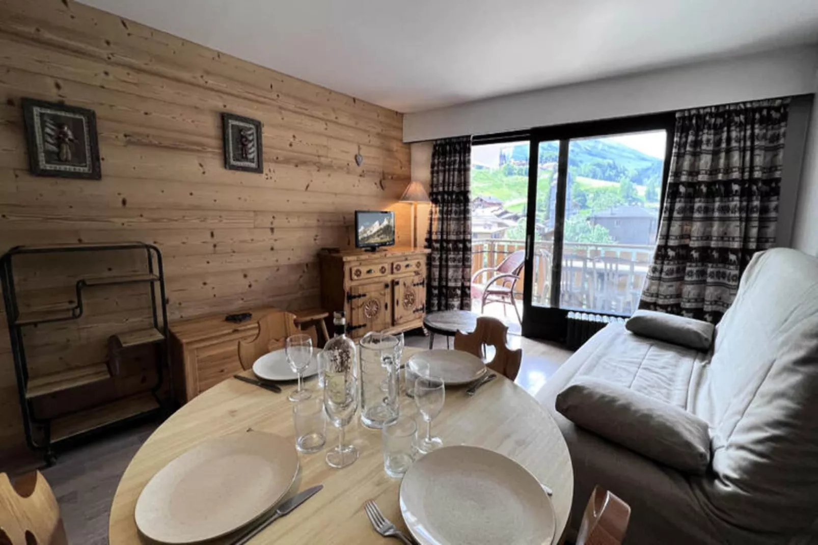 Appartements à La Clusaz-Eetkamer