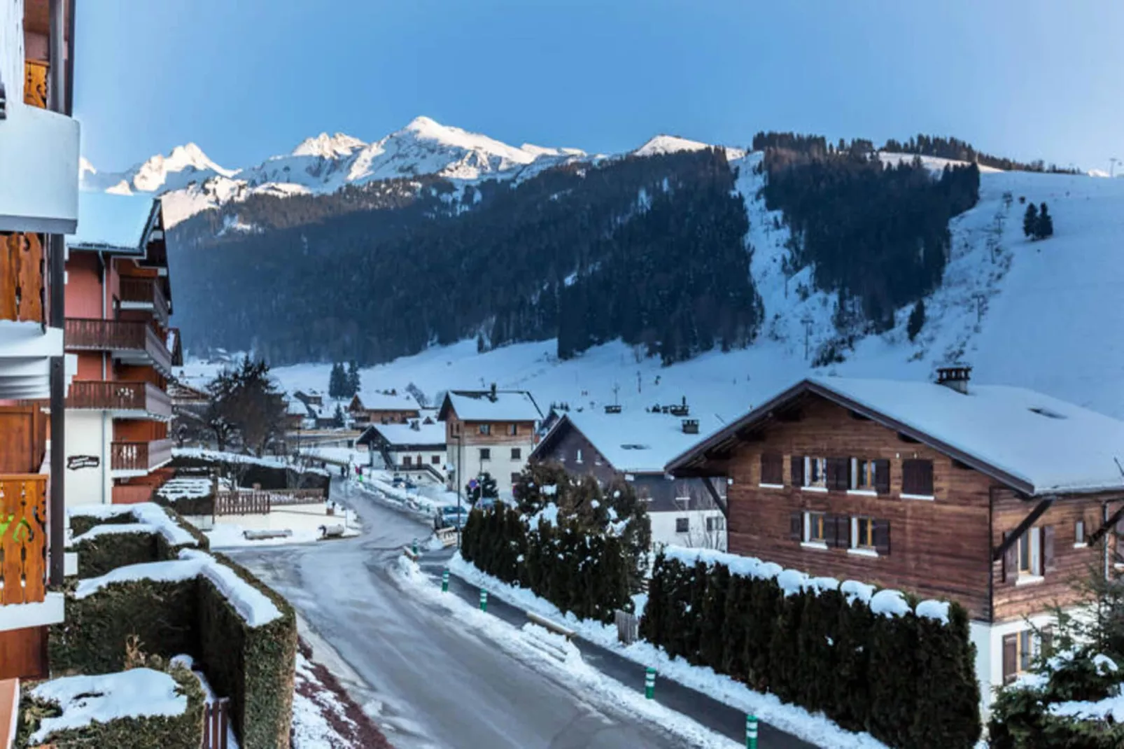 Résidence Domanial A-Buitenkant zomer
