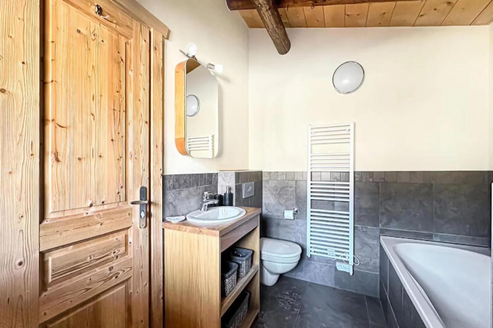 Chalets à Les Carroz-d'Arâches-Image-tags.