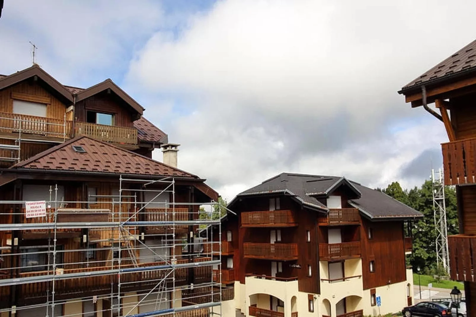 Studio à Les Carroz-d'Arâches-Uitzicht zomer