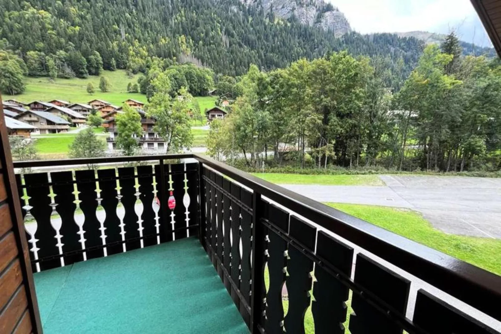 Résidence Les Campanules-Uitzicht zomer