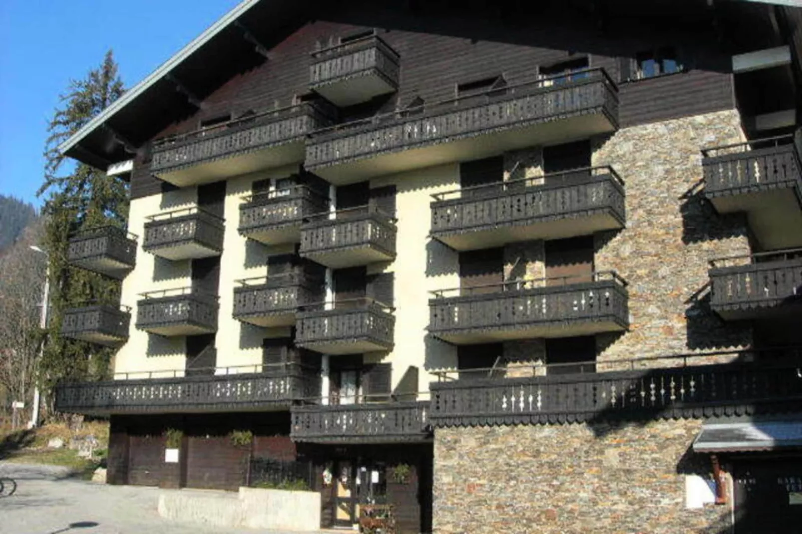 Résidence Le Yeti-Buitenkant zomer