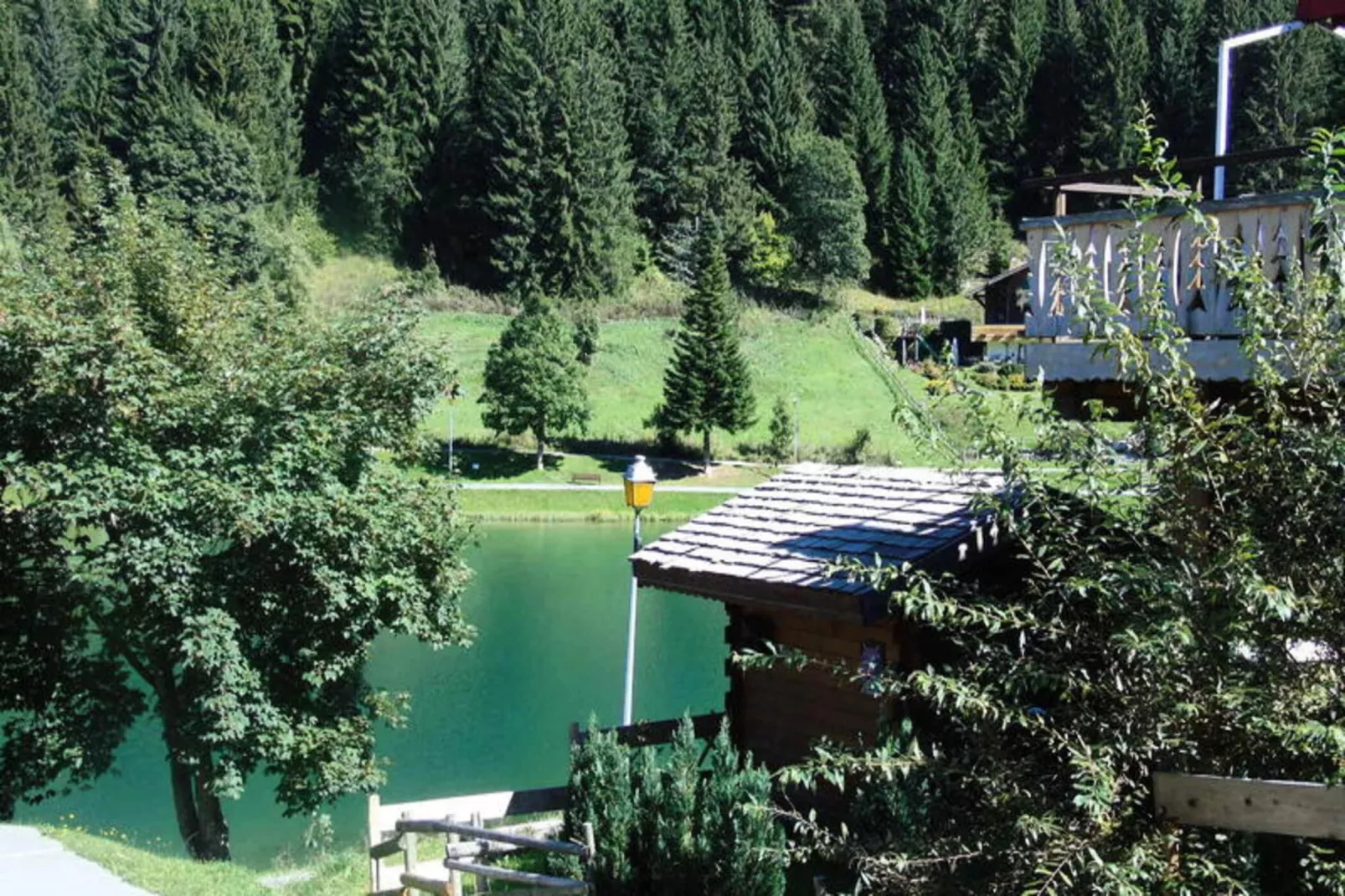 Résidence Les Rives Du Lac-Buitenkant zomer