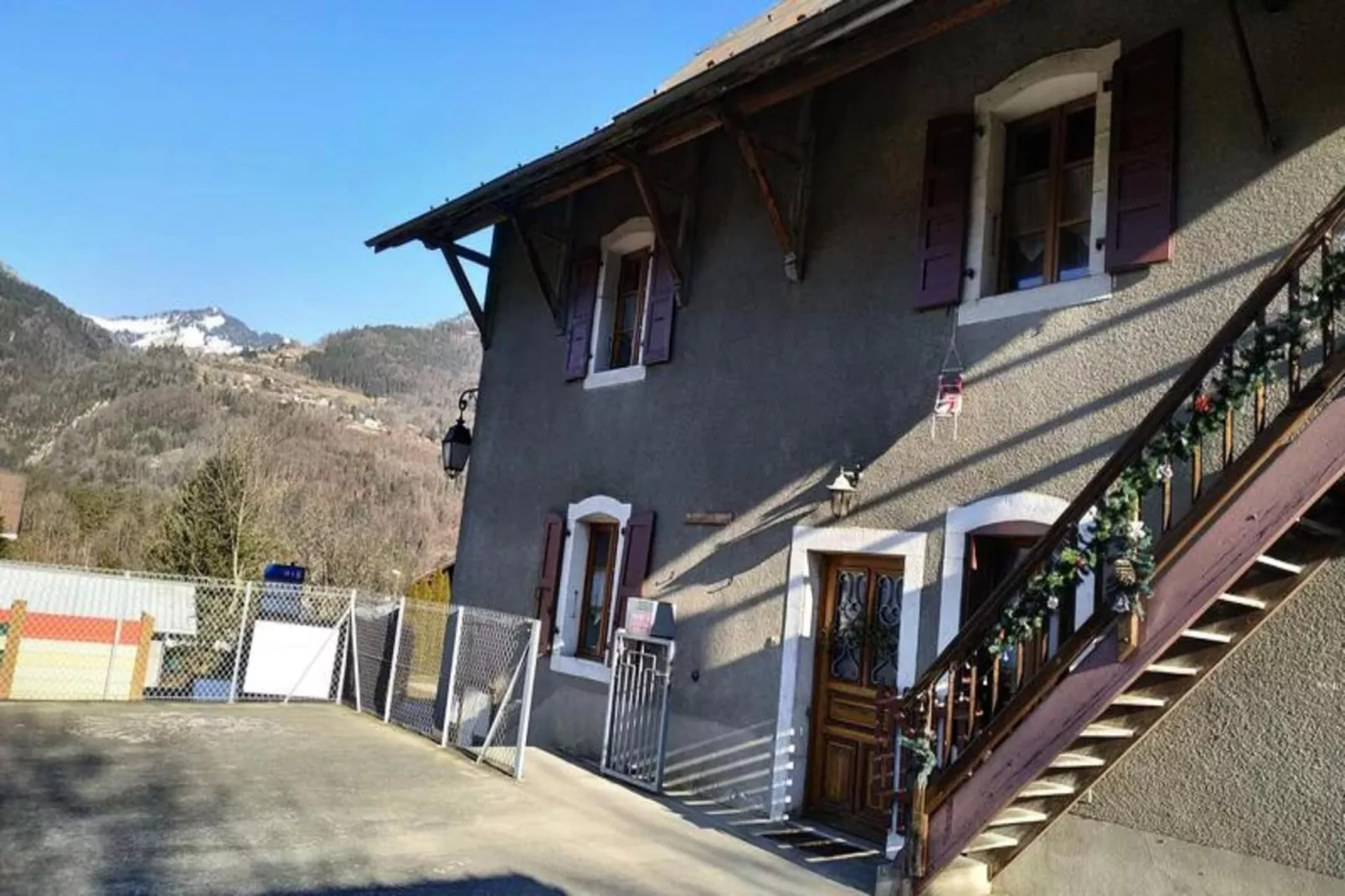 Chalet Alpagiste-Buitenkant zomer