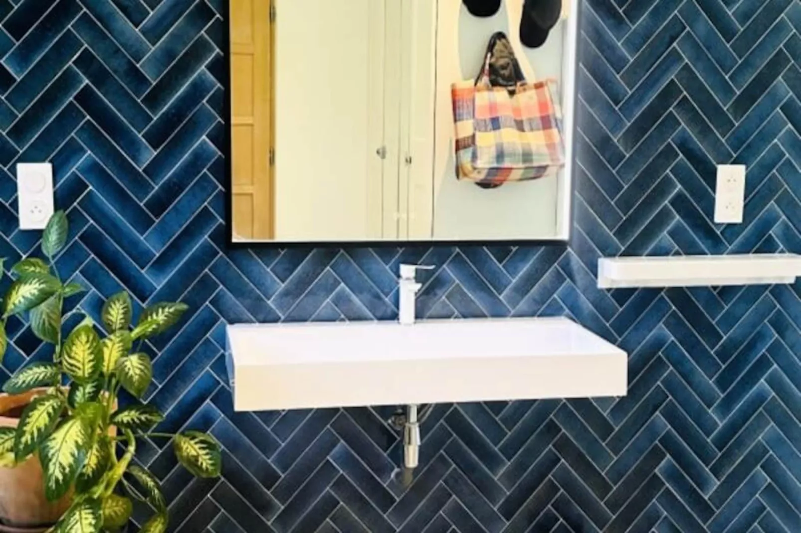 Maison Avec Piscine Et Vue Imprenable Sur Le Luberon-Image-tags.