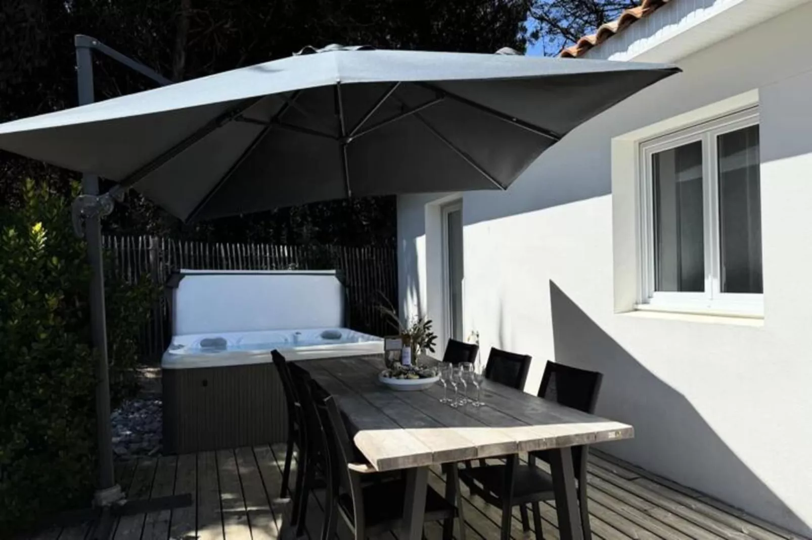 Villa Tha&iuml;lande - Domaine Le Sherwood-Eetkamer