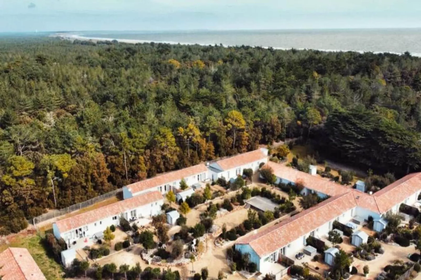 Villa Br&eacute;sil - Domaine Le Sherwood-Buitenkant zomer