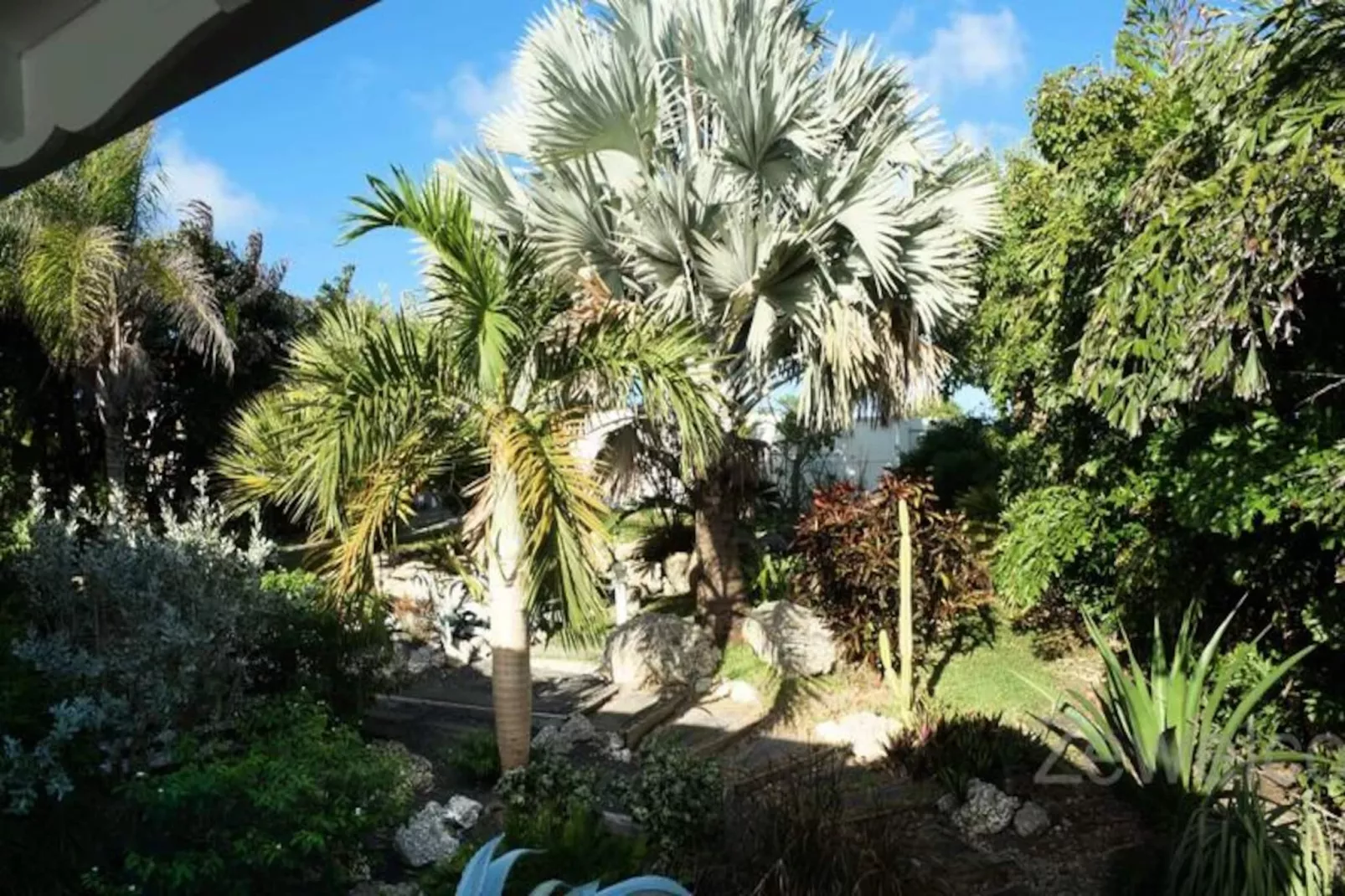 Villa Sea Front-Image-tags.