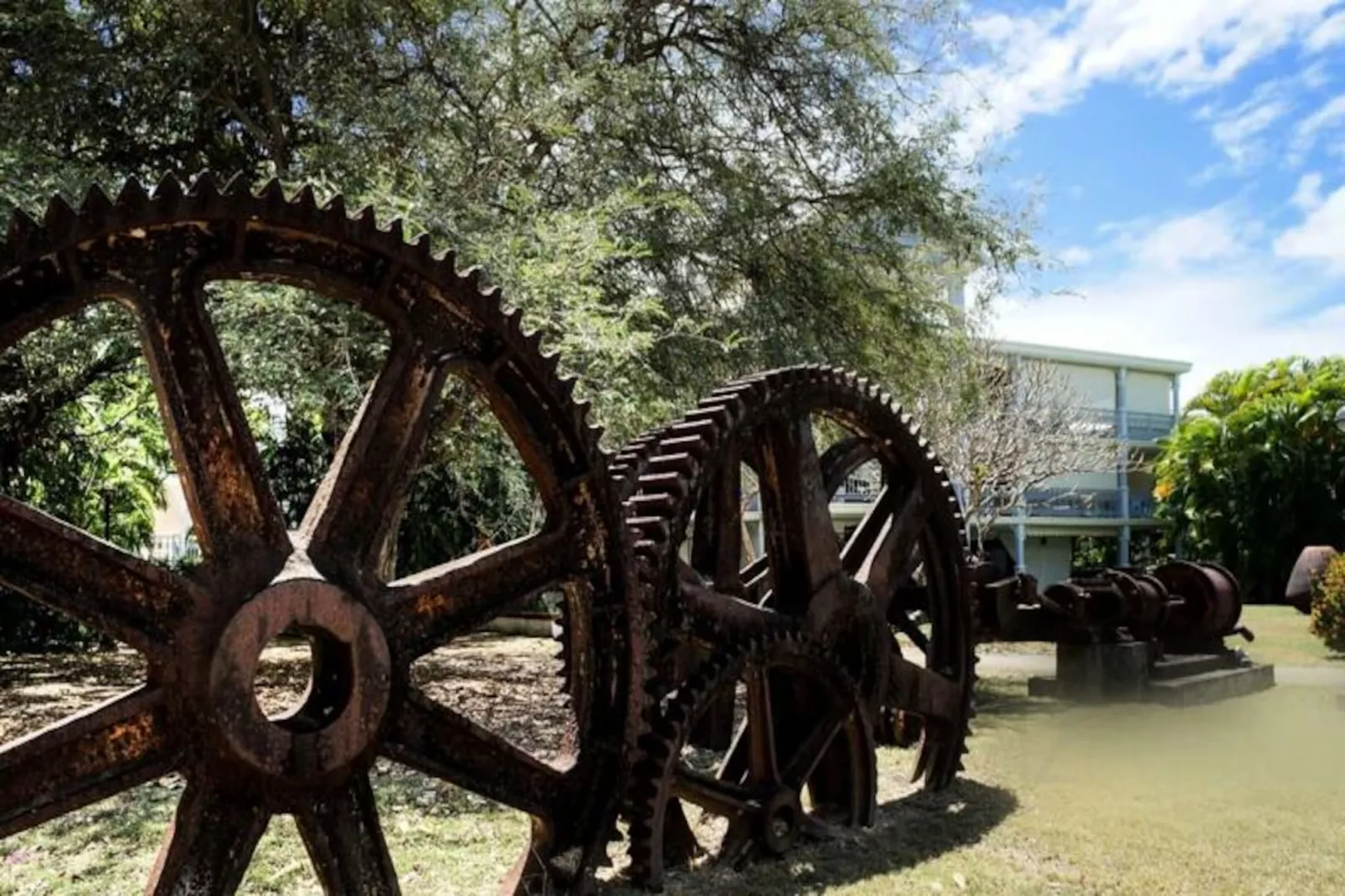 Studio Damoiselle-Image-tags.