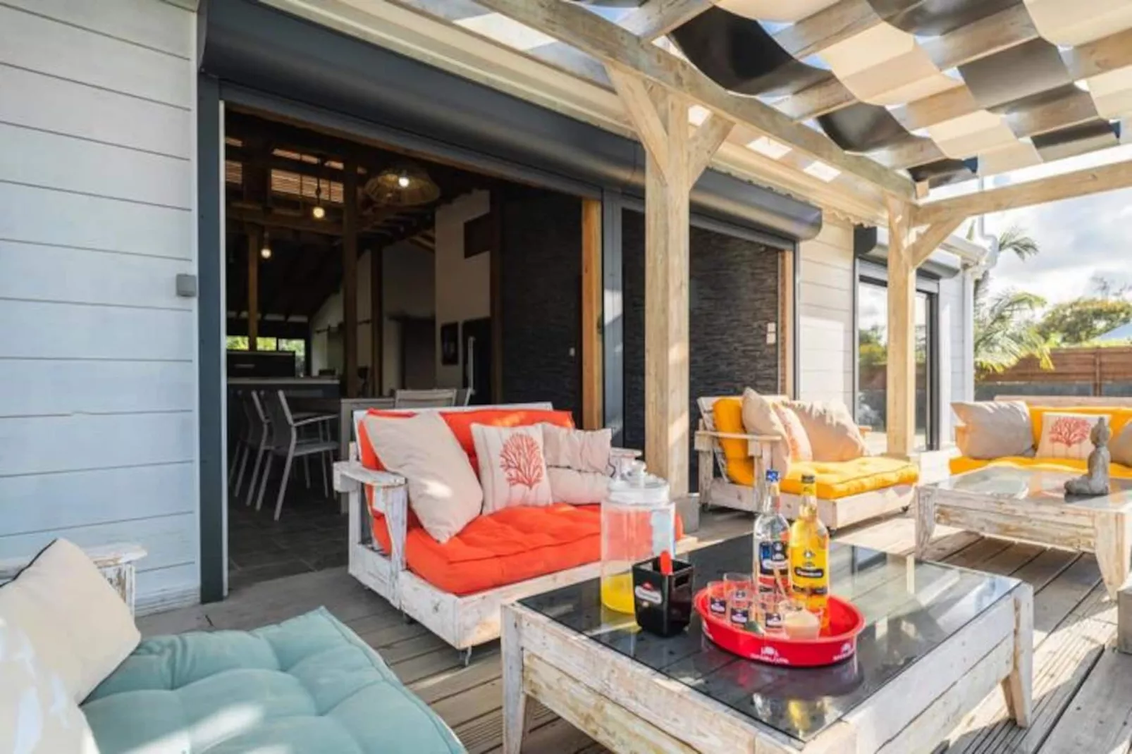 Villa Des Rochers-Image-tags.