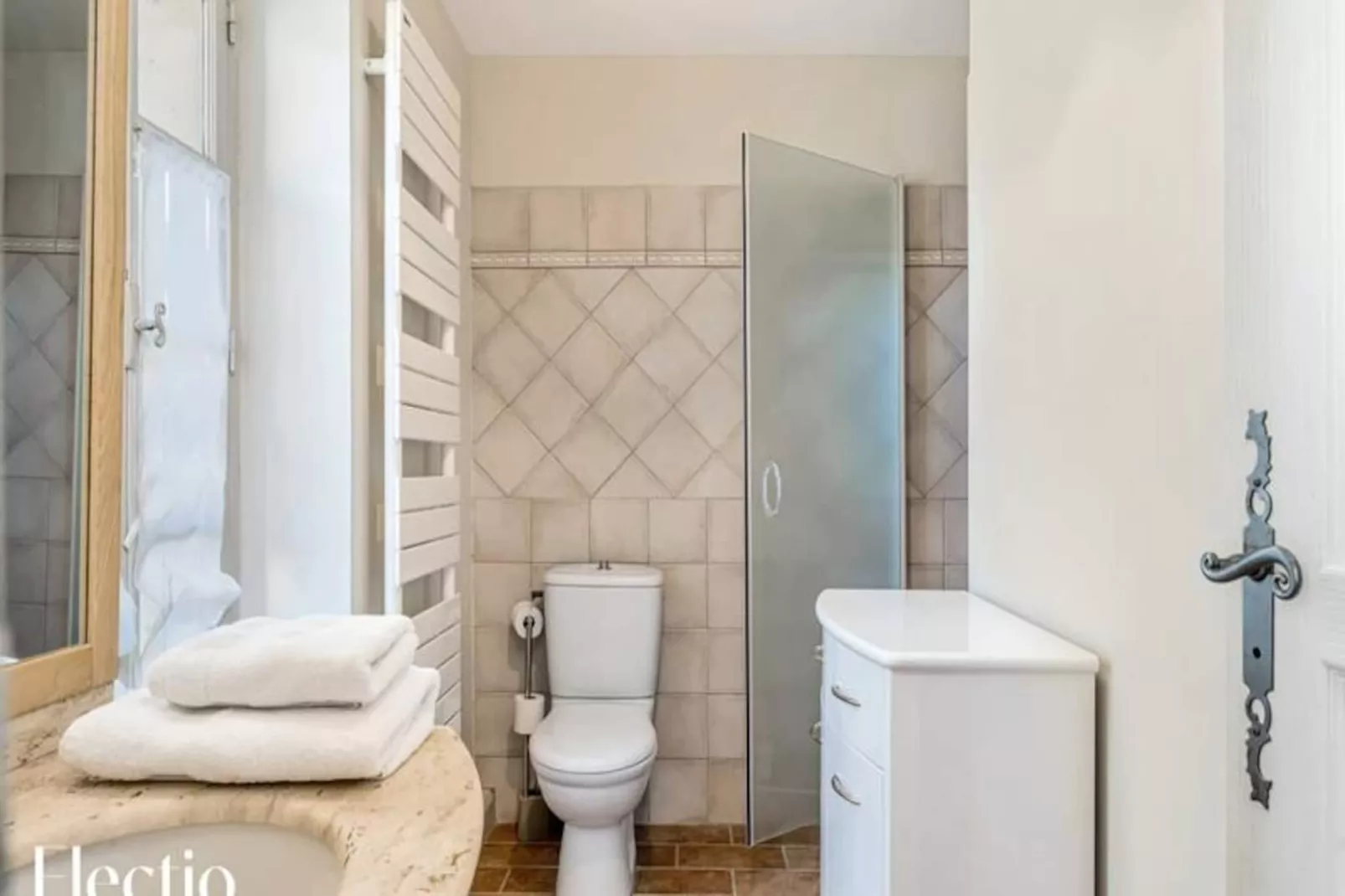 Petite Bastide | Domaine Tour Campanets-Image-tags.