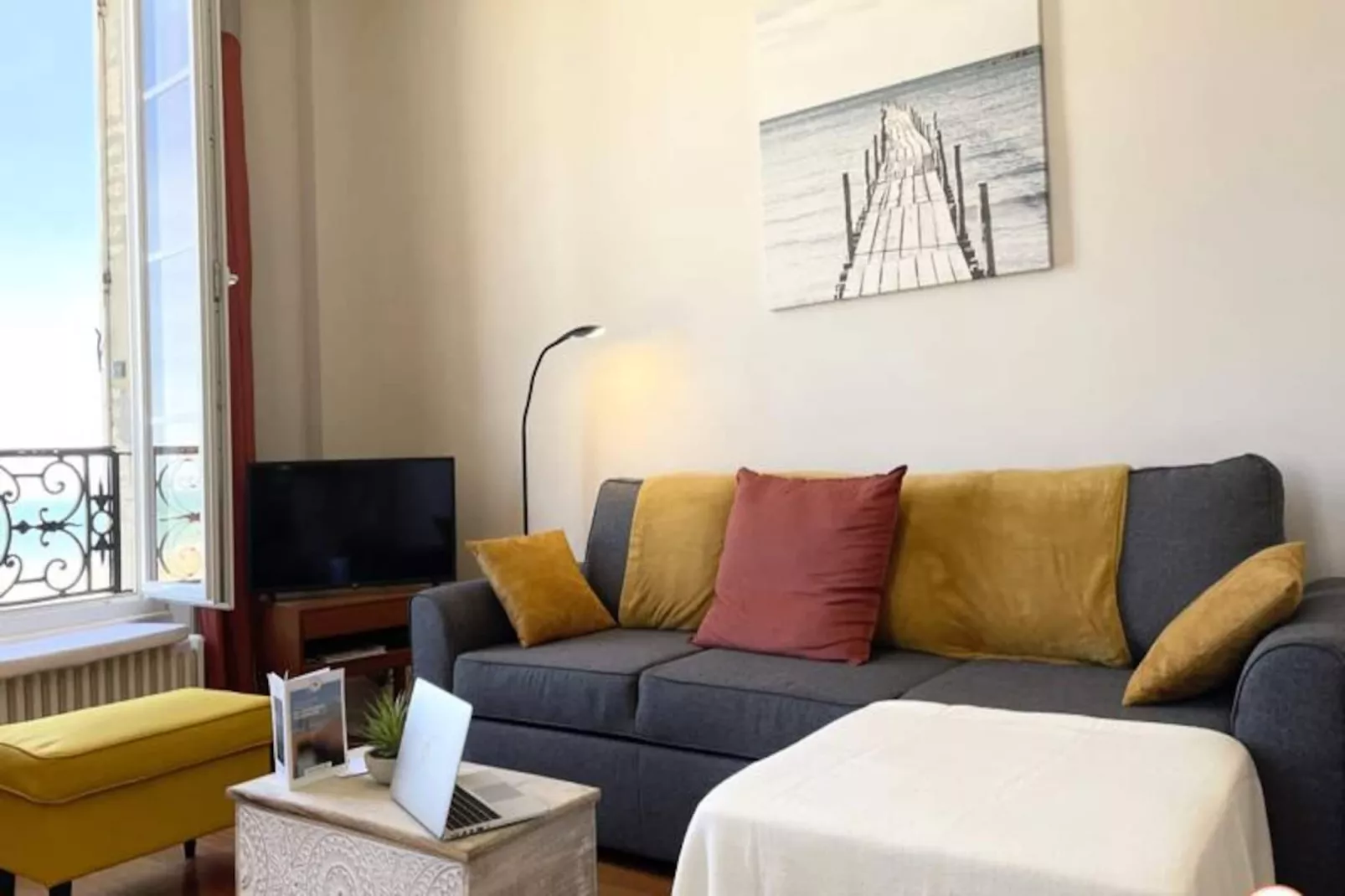 ⚓ Roches Normandes - Terrasse Vue Mer Et Plage-Image-tags.