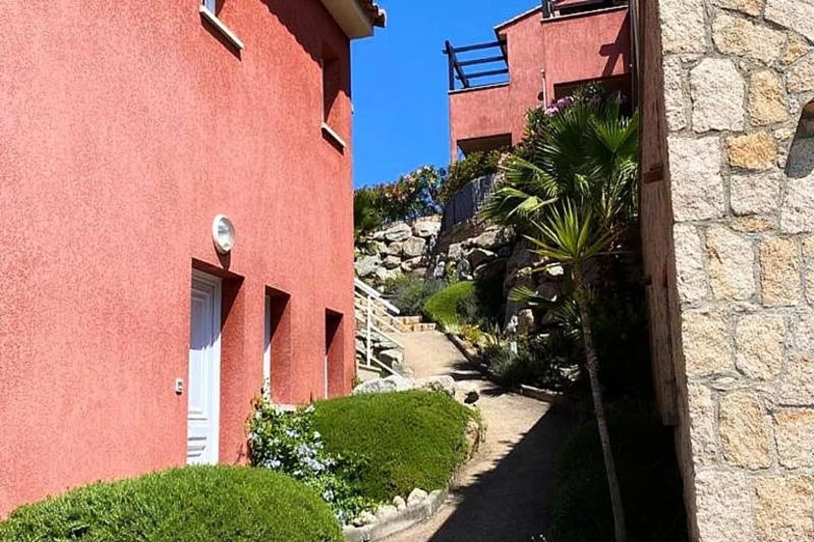 Résidence A Machja-Buitenkant zomer