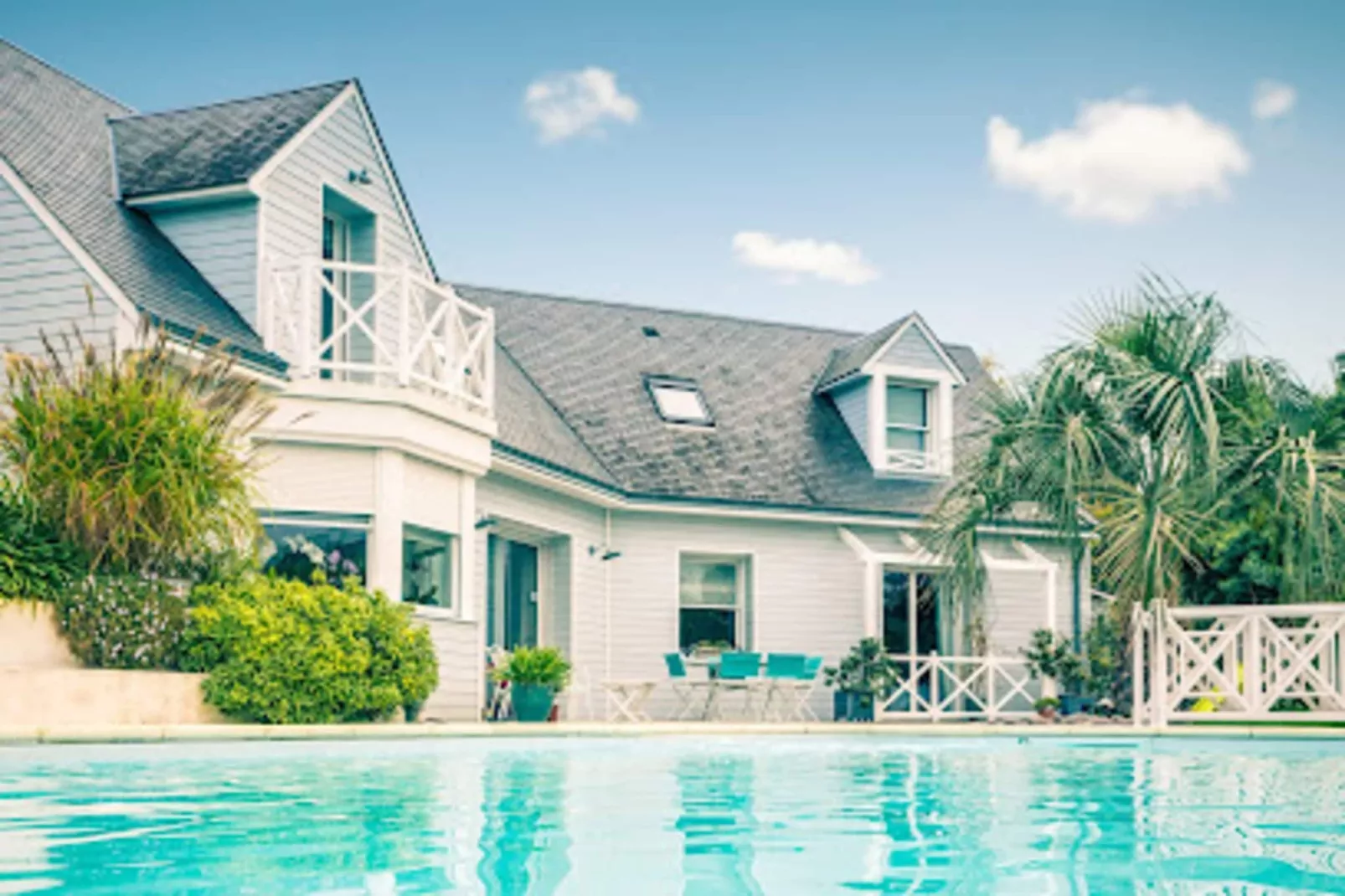 Résidence Maitre De Port-Buitenkant zomer