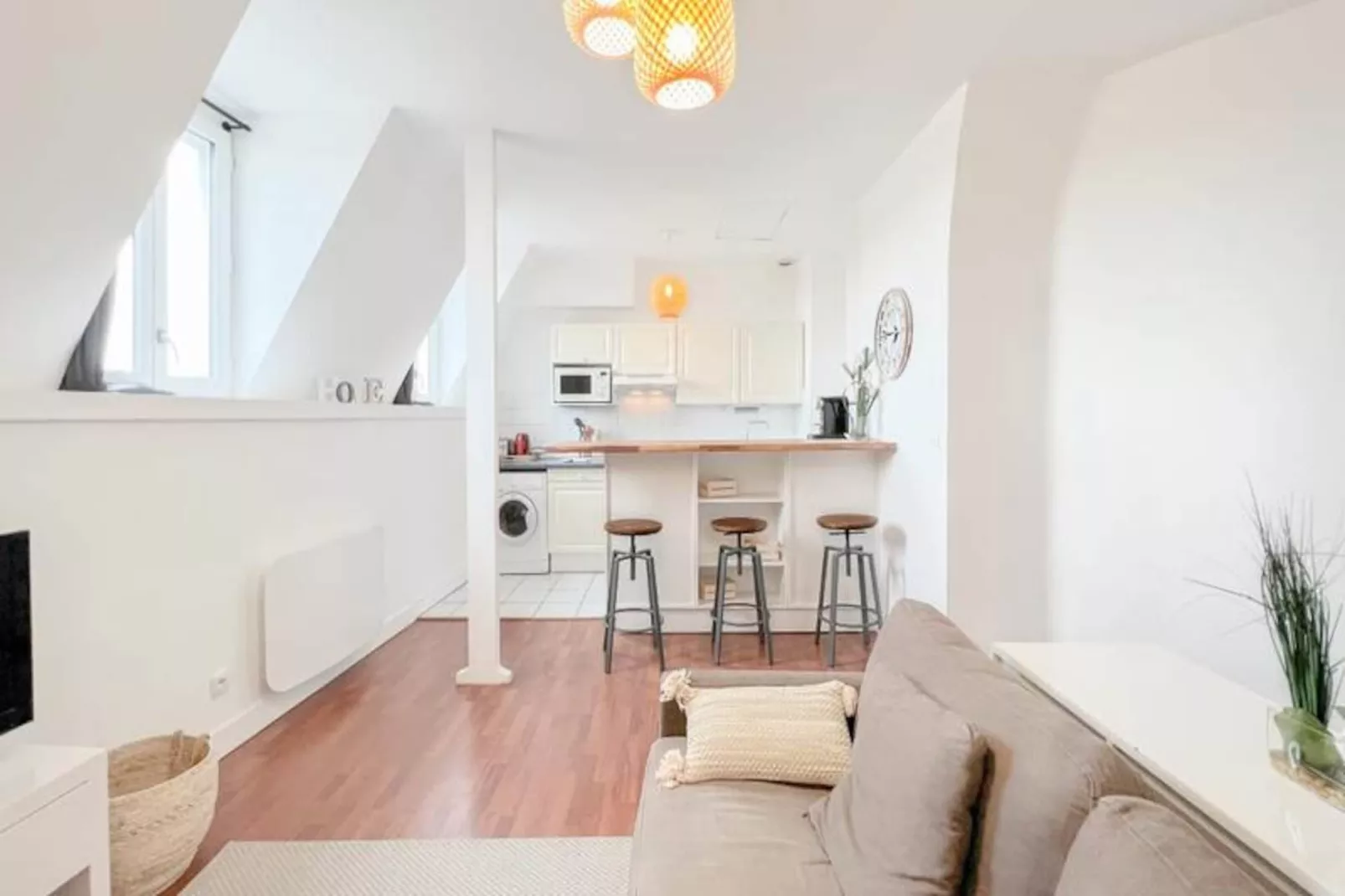 Bel Appartement Dans Un Immeuble Historique Proche Des All&eacute;es De Tourny-Image-tags.