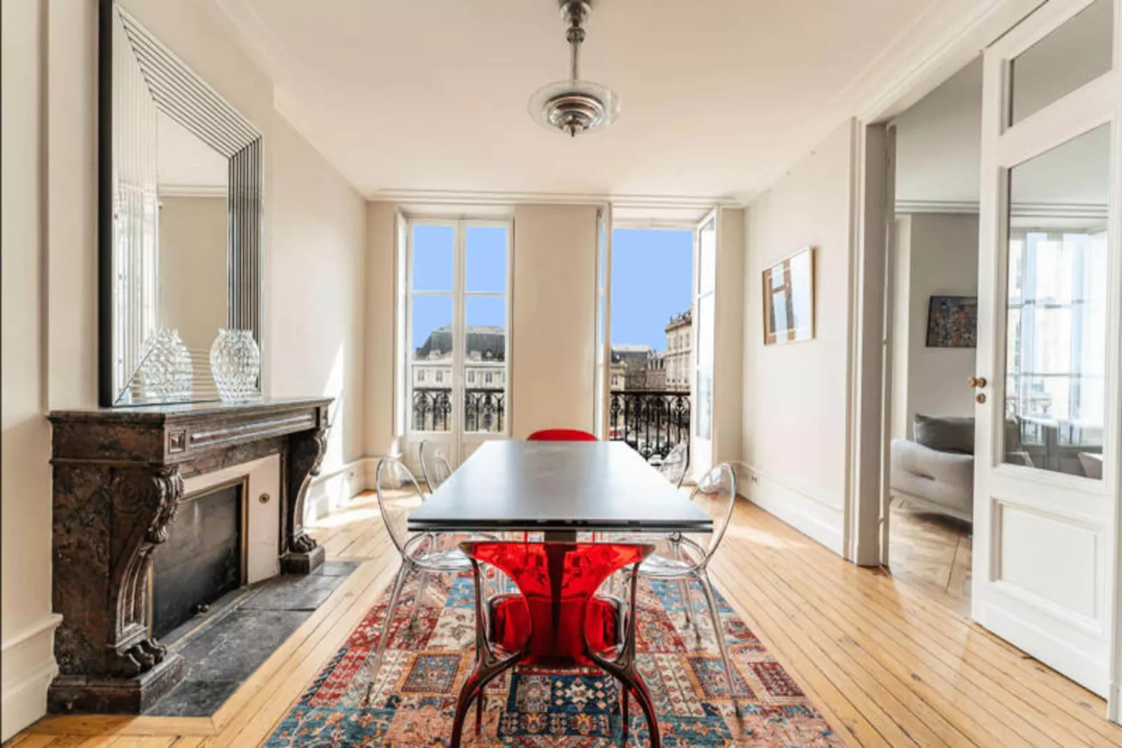 Appartement Prestations Haut Standing Avec Vue Sur La Place De La Bourse-Eetkamer