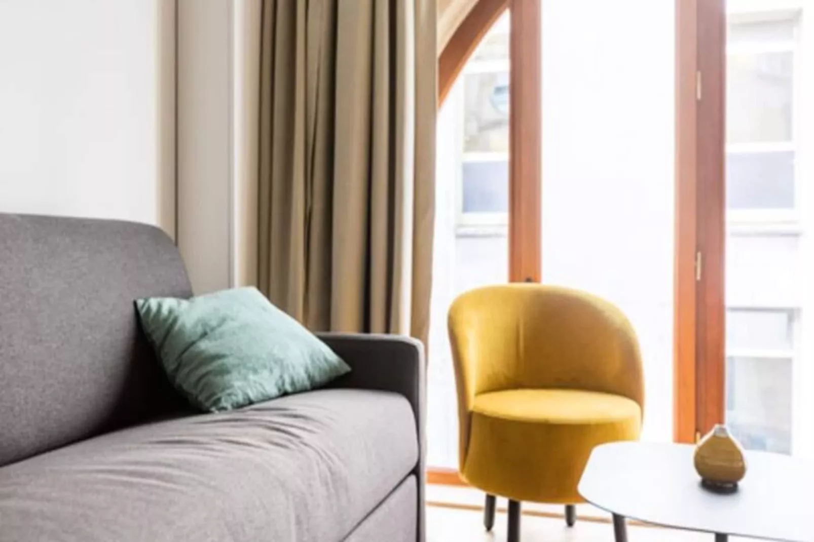 Appartement &agrave; La Belle Pierre Et Lumineux Pour 4 Situ&eacute; Dans L'hypercentre-Image-tags.