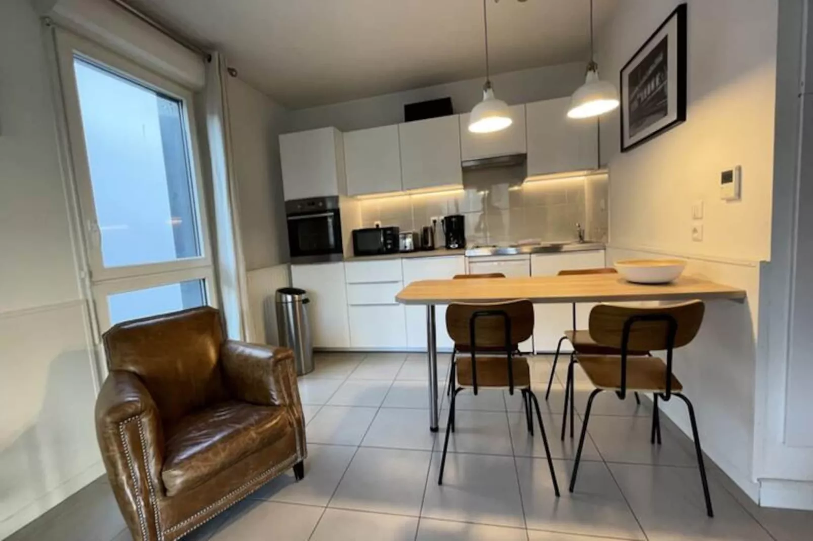 Appartement Rayonnant Et Moderne Tr&egrave;s Bien Situ&eacute;, Proche De La Cit&eacute; Du Vin-Image-tags.