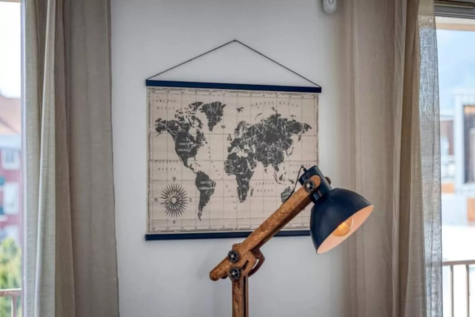 | L'ang&eacute;lique Des Eaux Claires 🪽| Parking-Image-tags.