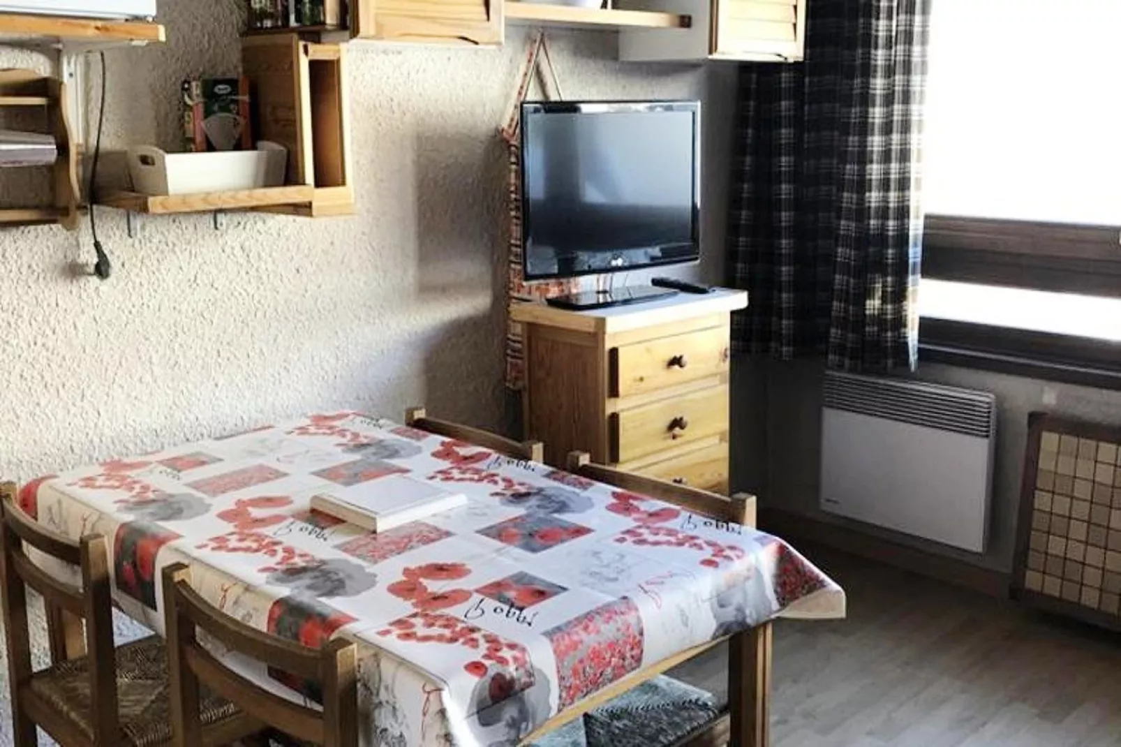 Résidence Maison De L'alpe-Eetkamer