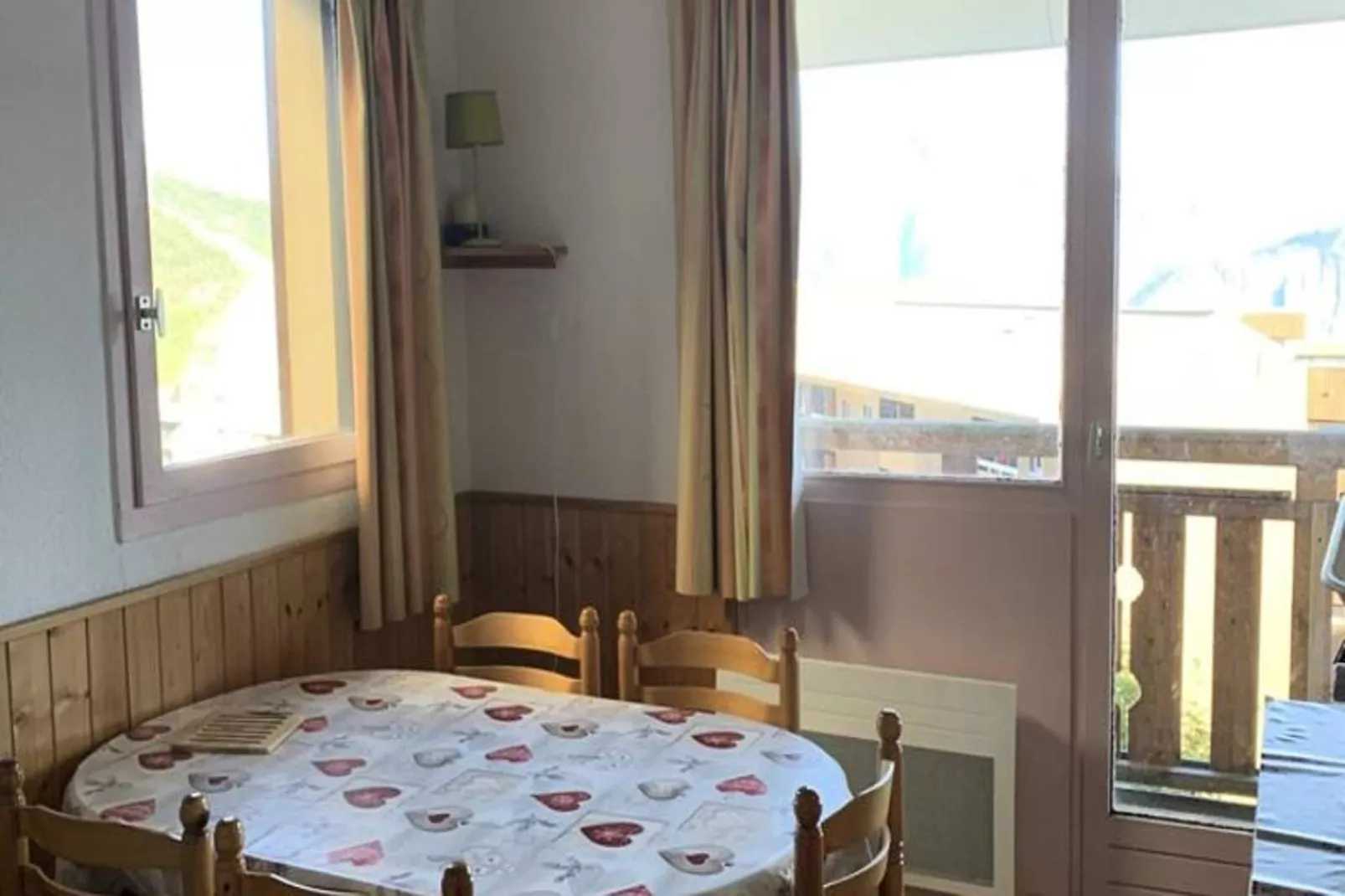 Résidence Balcons D'huez - Eetkamer