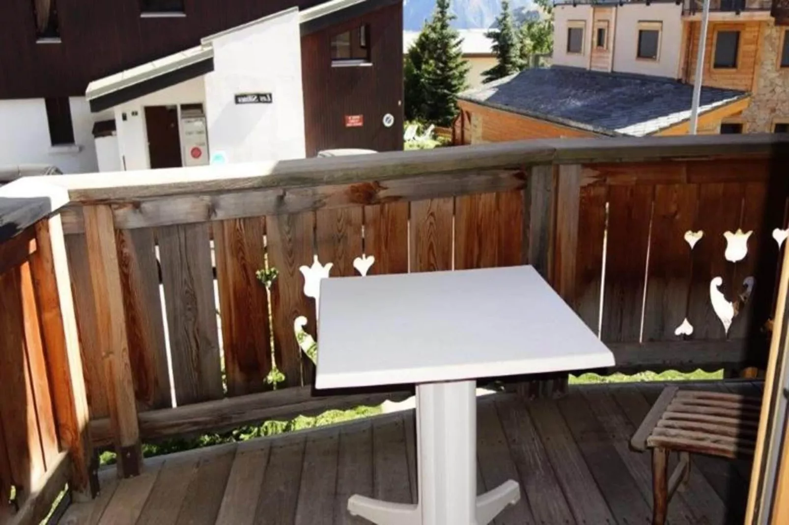 Chalet Alpina-Buitenkant zomer