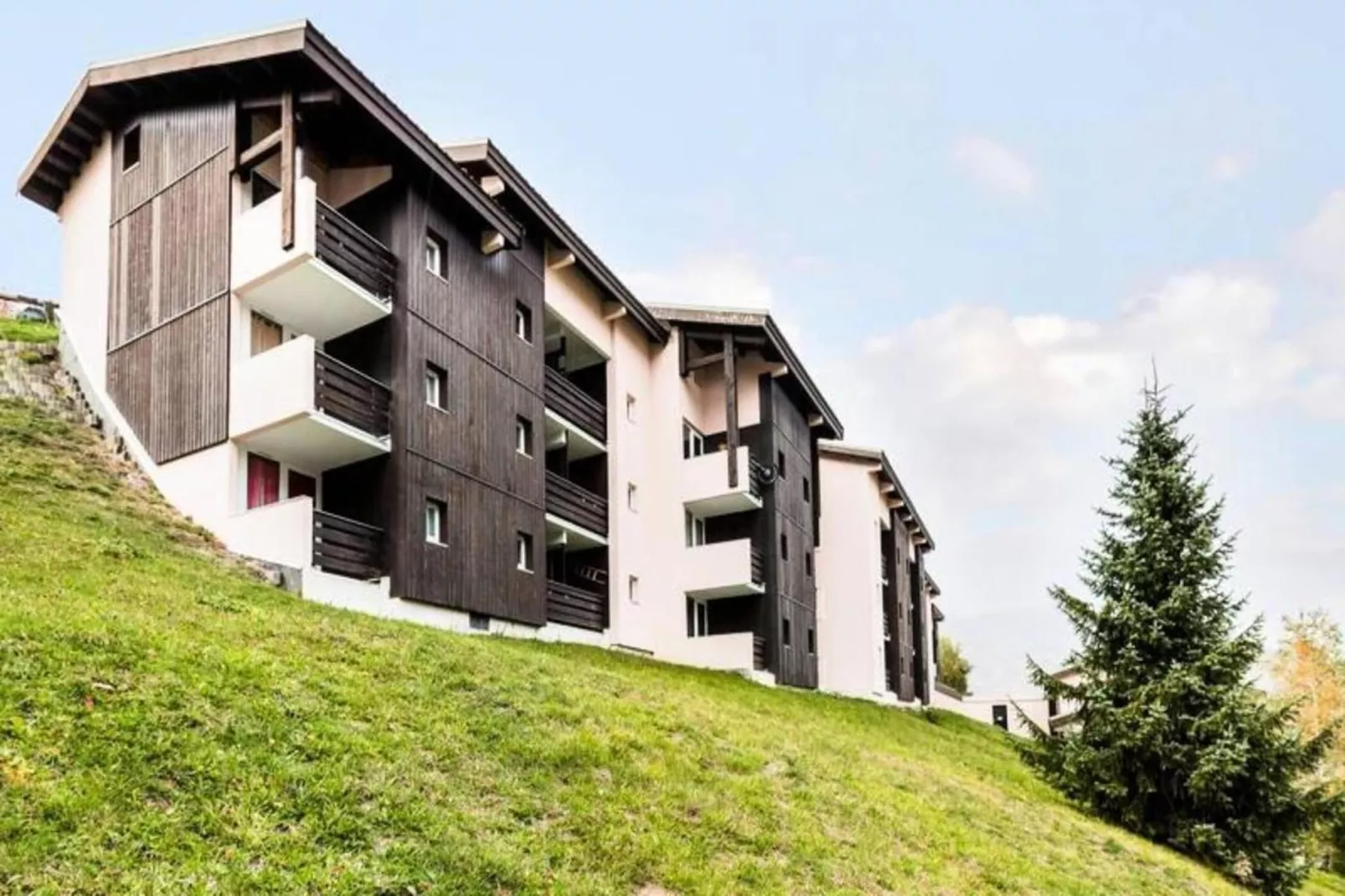 Résidence Arc En Ciel C-Buitenkant zomer