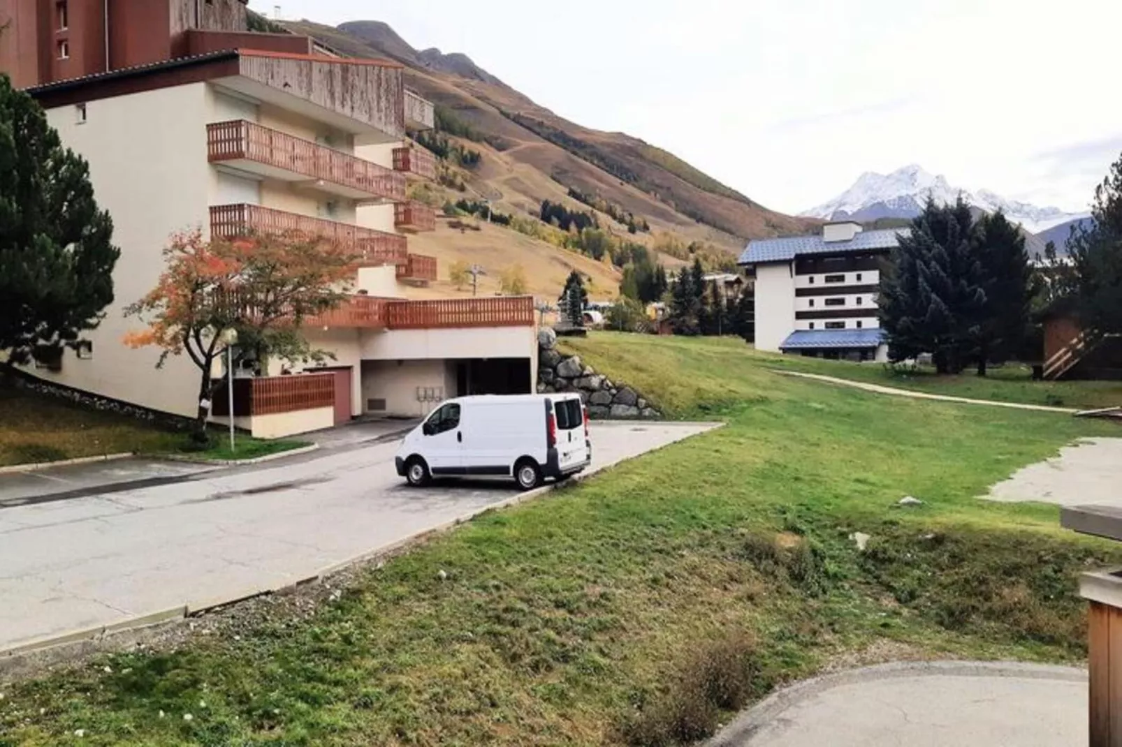 Résidence Sappey-Buitenkant zomer