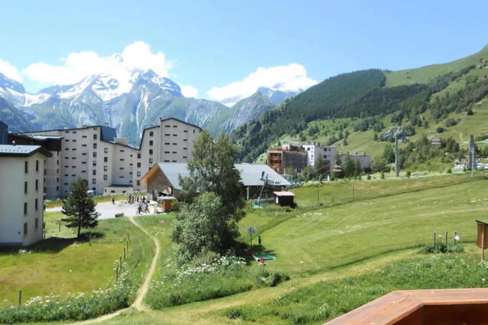 Résidence Viking-Buitenkant zomer