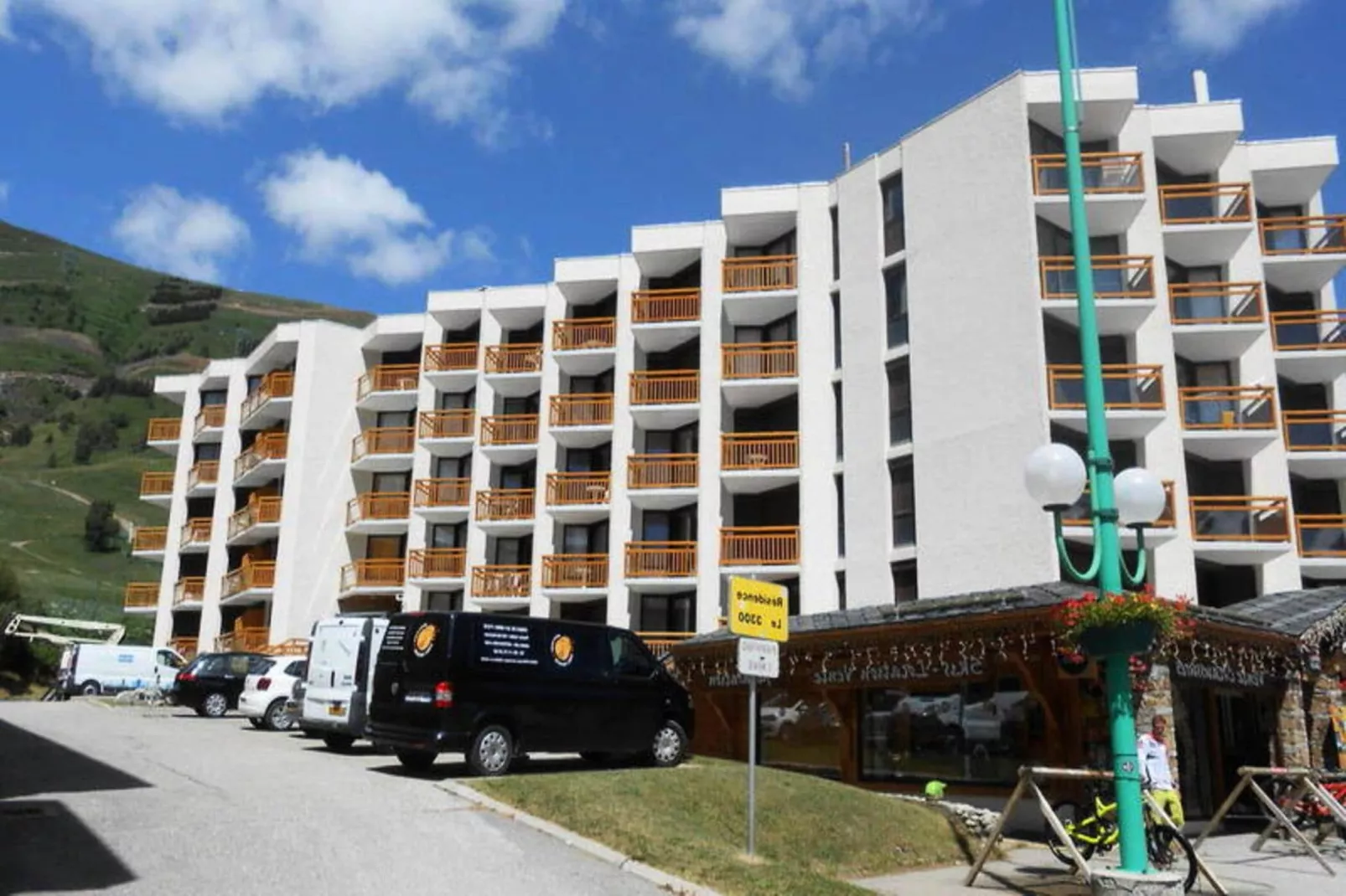 Résidence Le 3300-Buitenkant zomer