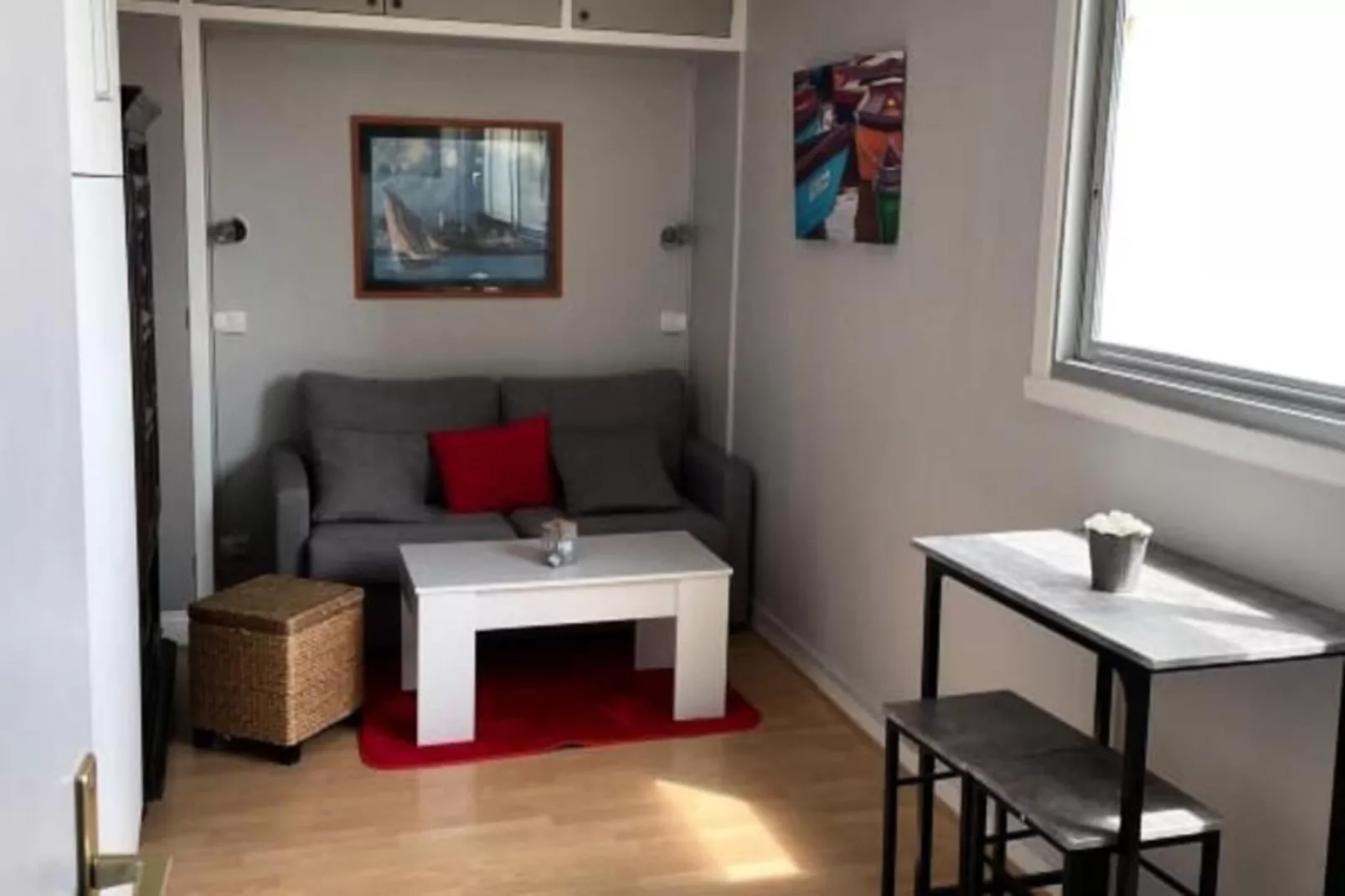 Résidence Studio Avec Parking 100 M D&eacute;parts Pour Les Iles-Woonkamer