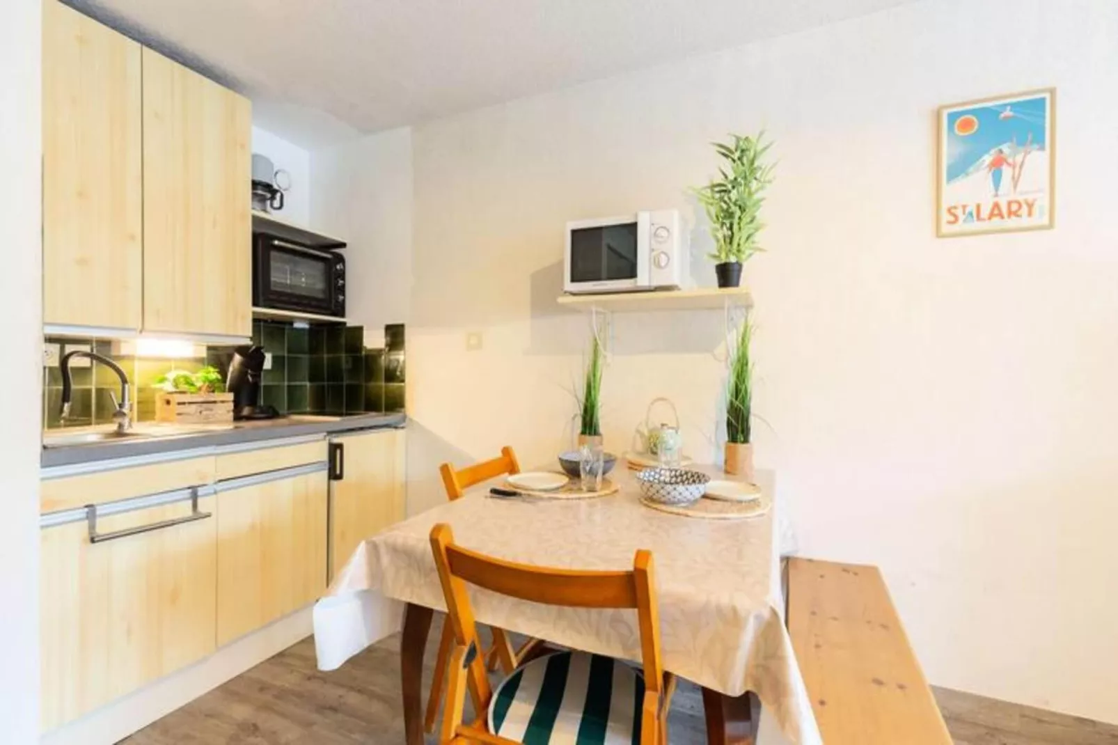 Résidence Aurette:neouvielle-Eetkamer