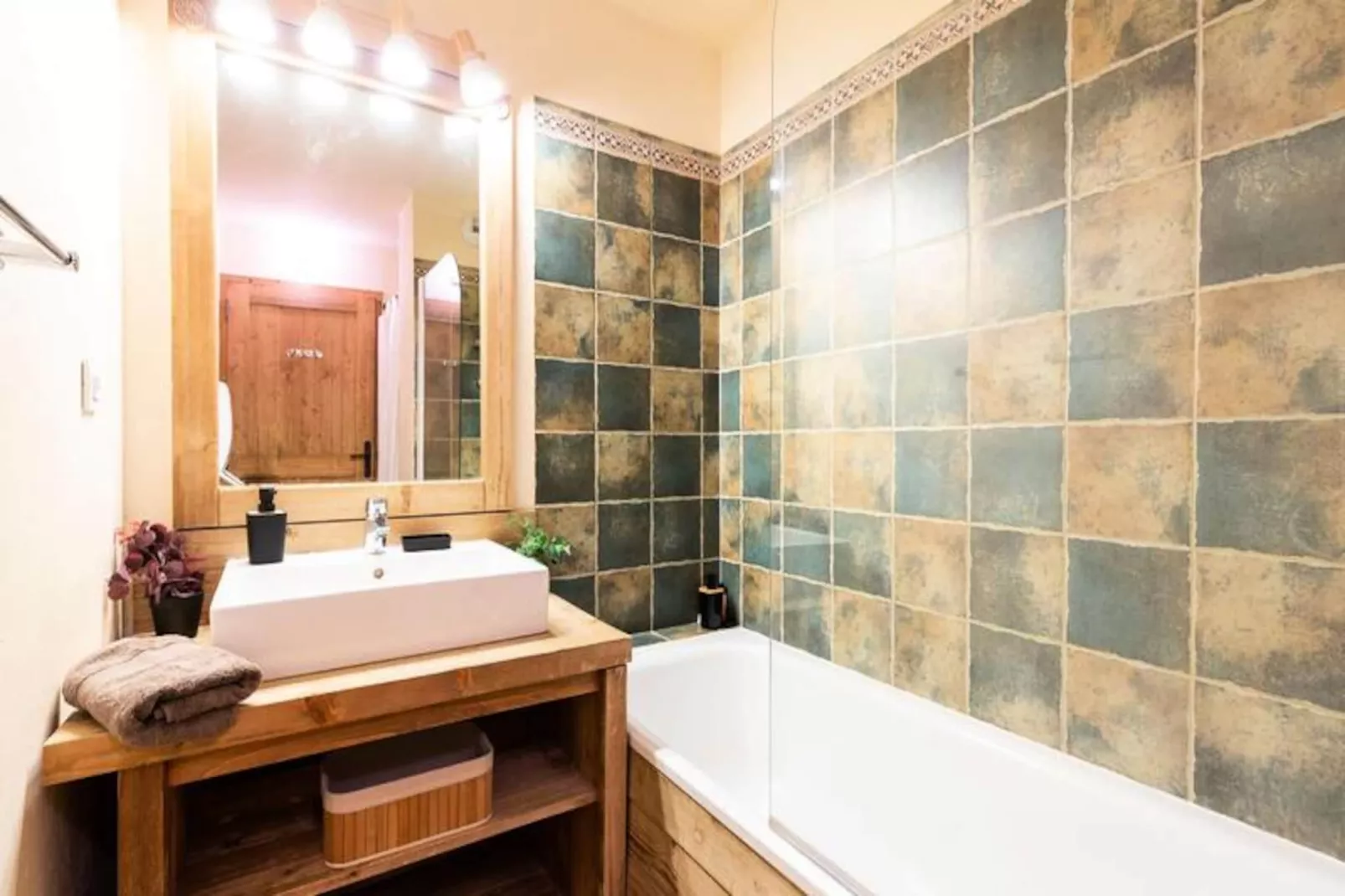 Résidence Cami Real-Image-tags.