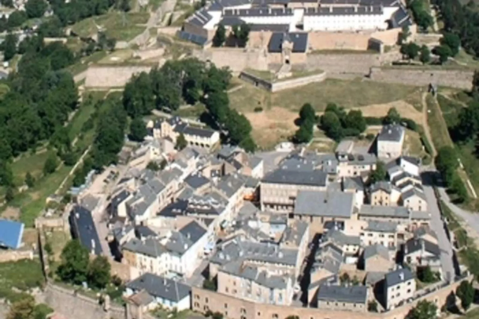 Appartement 3 pièces 7 pers avec vue magnifique sur les Pyrénées-Image-tags.