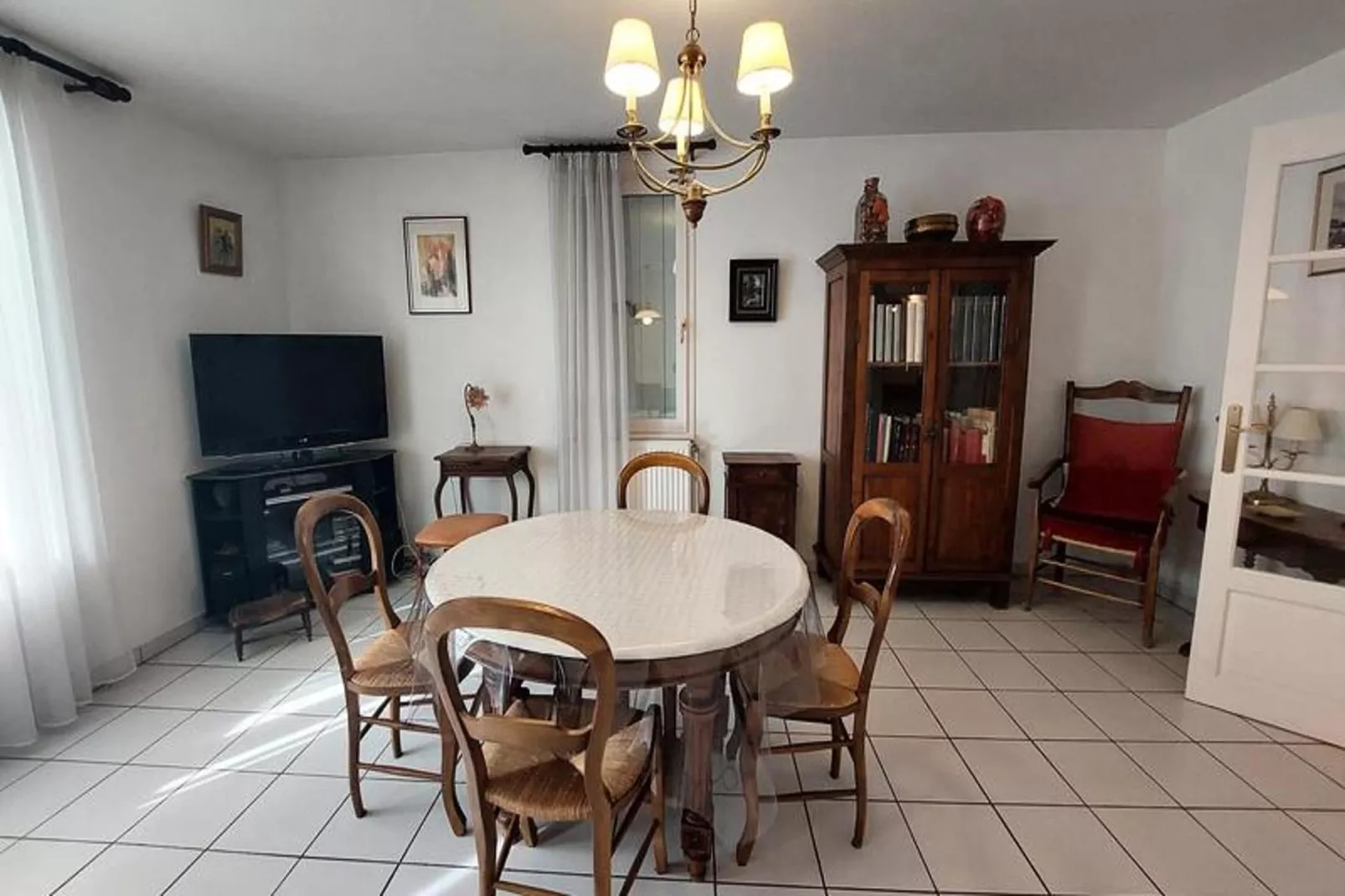 Résidence La Cerisaie-Eetkamer