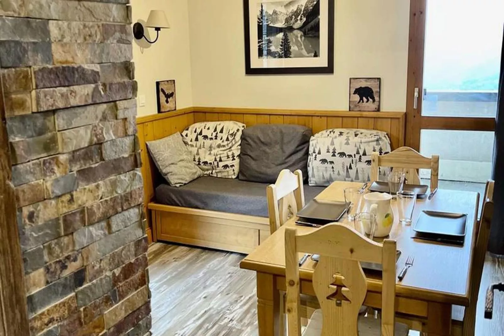 Résidence Valeriane-Eetkamer