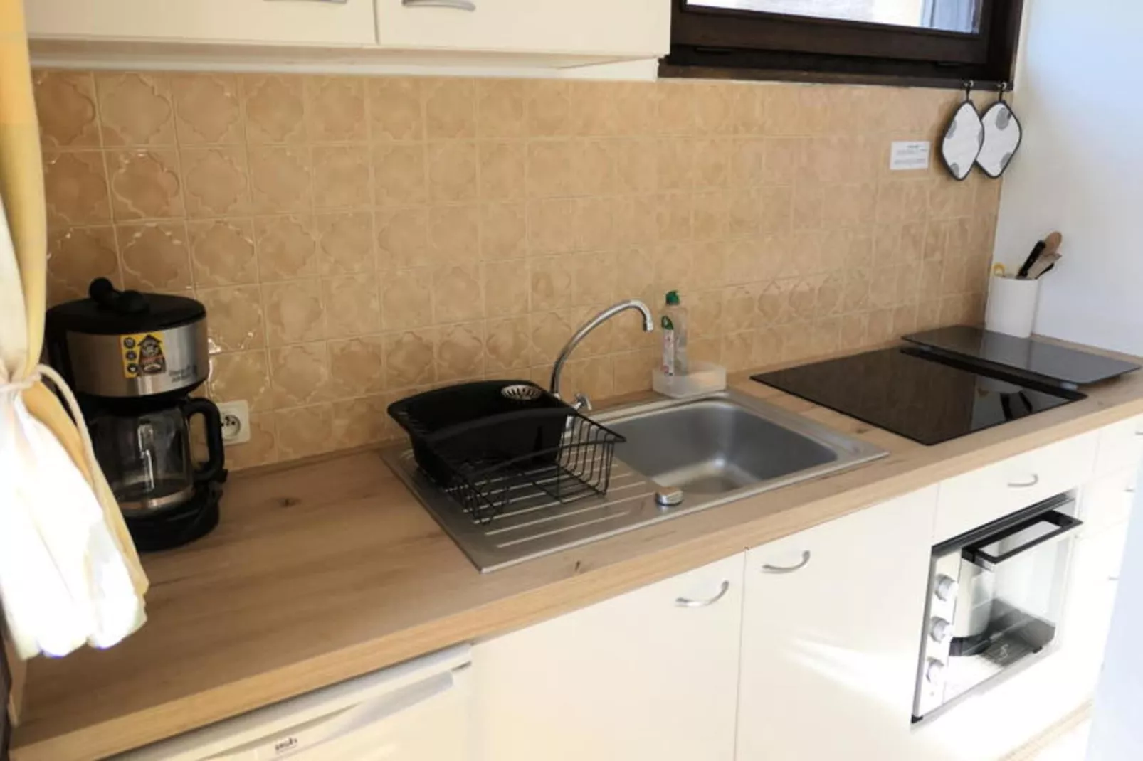 Résidence Castel Des Roches A-Buitenkant zomer